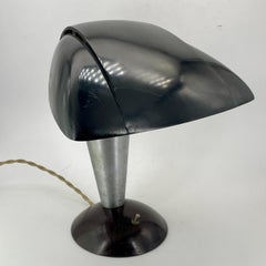 1930s Art Deco Bakelite Polaroid Corporation Model 114 Lamp Walter Dorwin Teague
