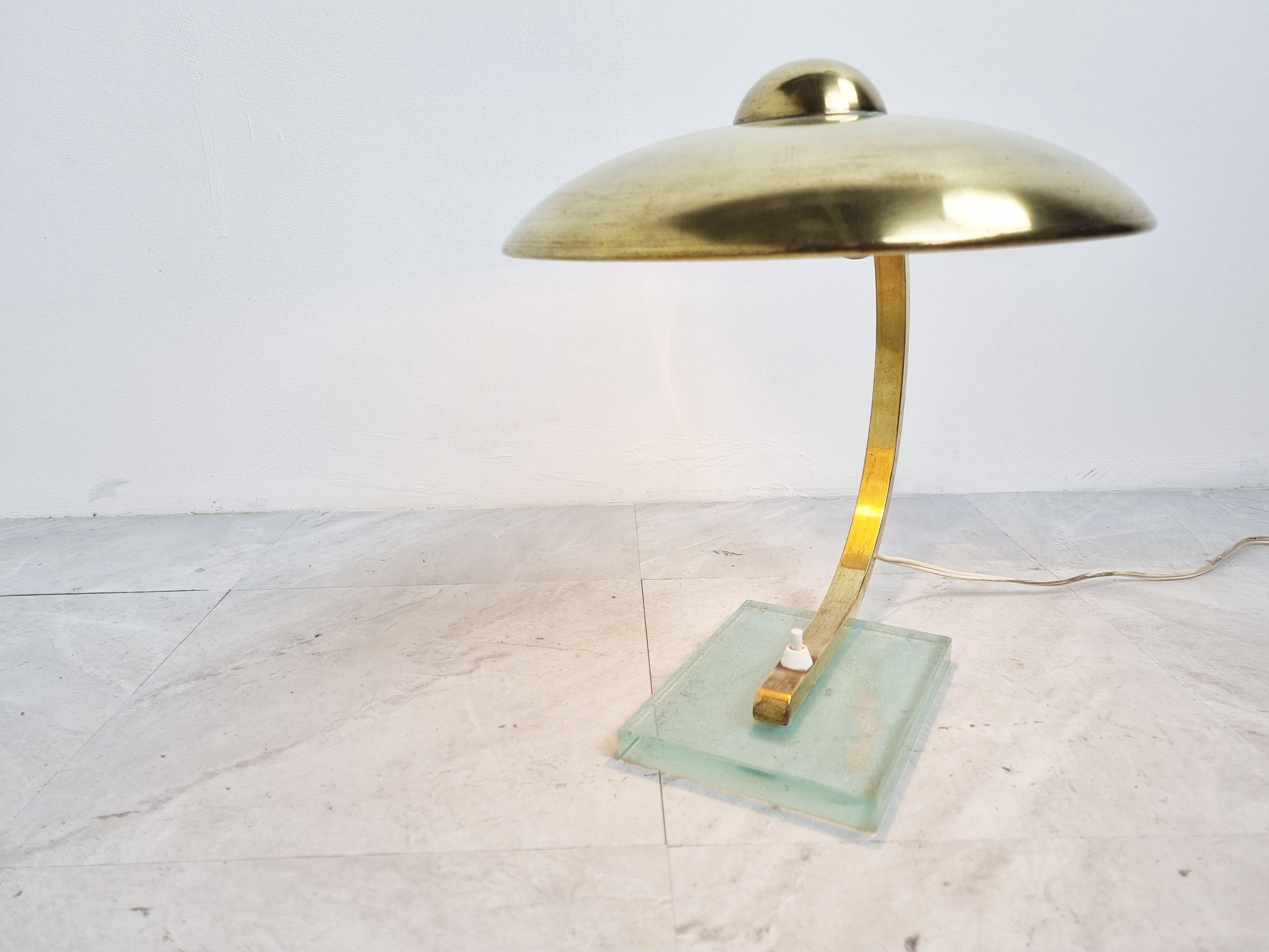 Milieu du XXe siècle Lampe de bureau en laiton Bauhaus Art Déco des années 1930 en vente