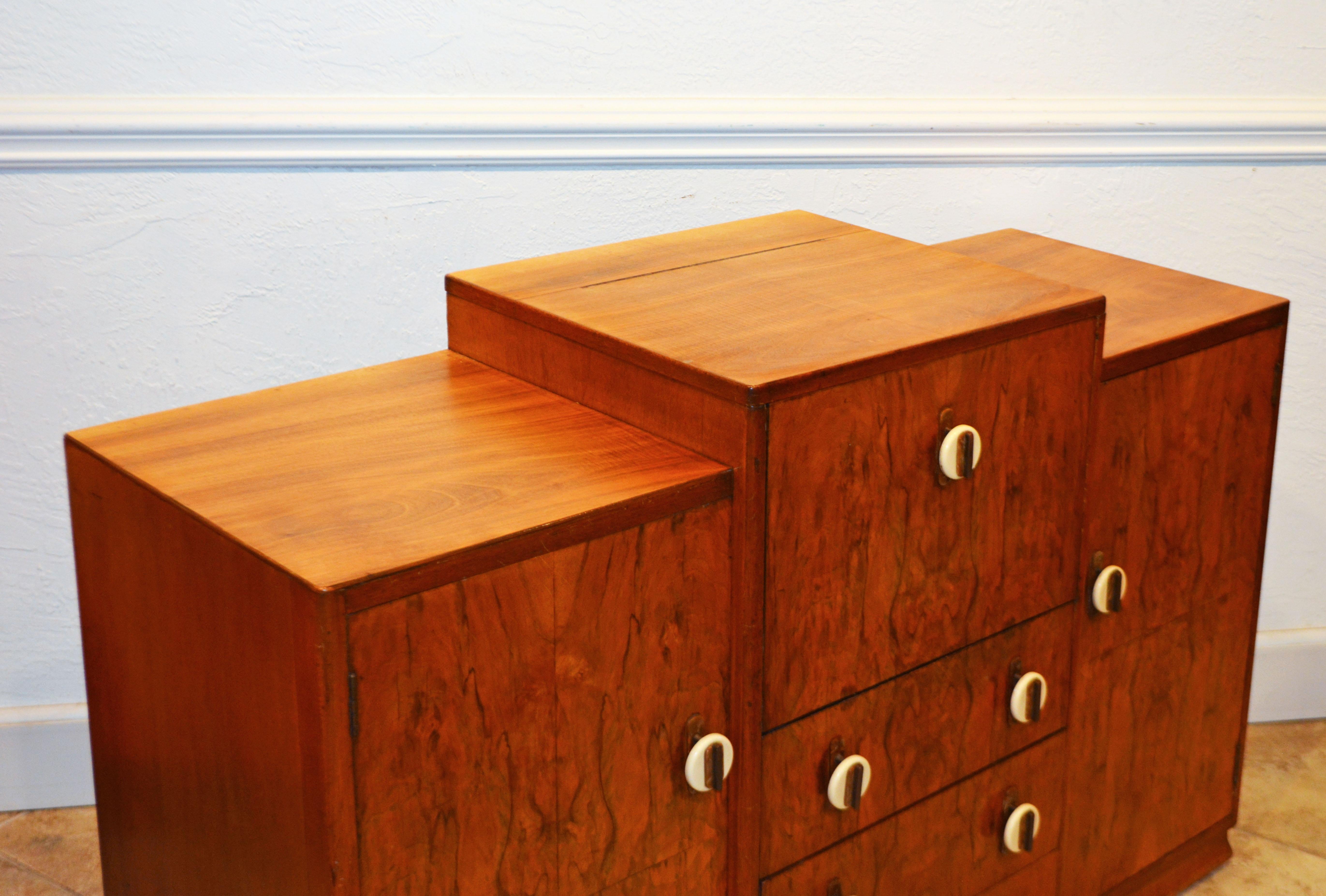 1930's Art Deco Bauhaus Style Burled Walnut Birch and Bakelite Cocktail Cabinet 11