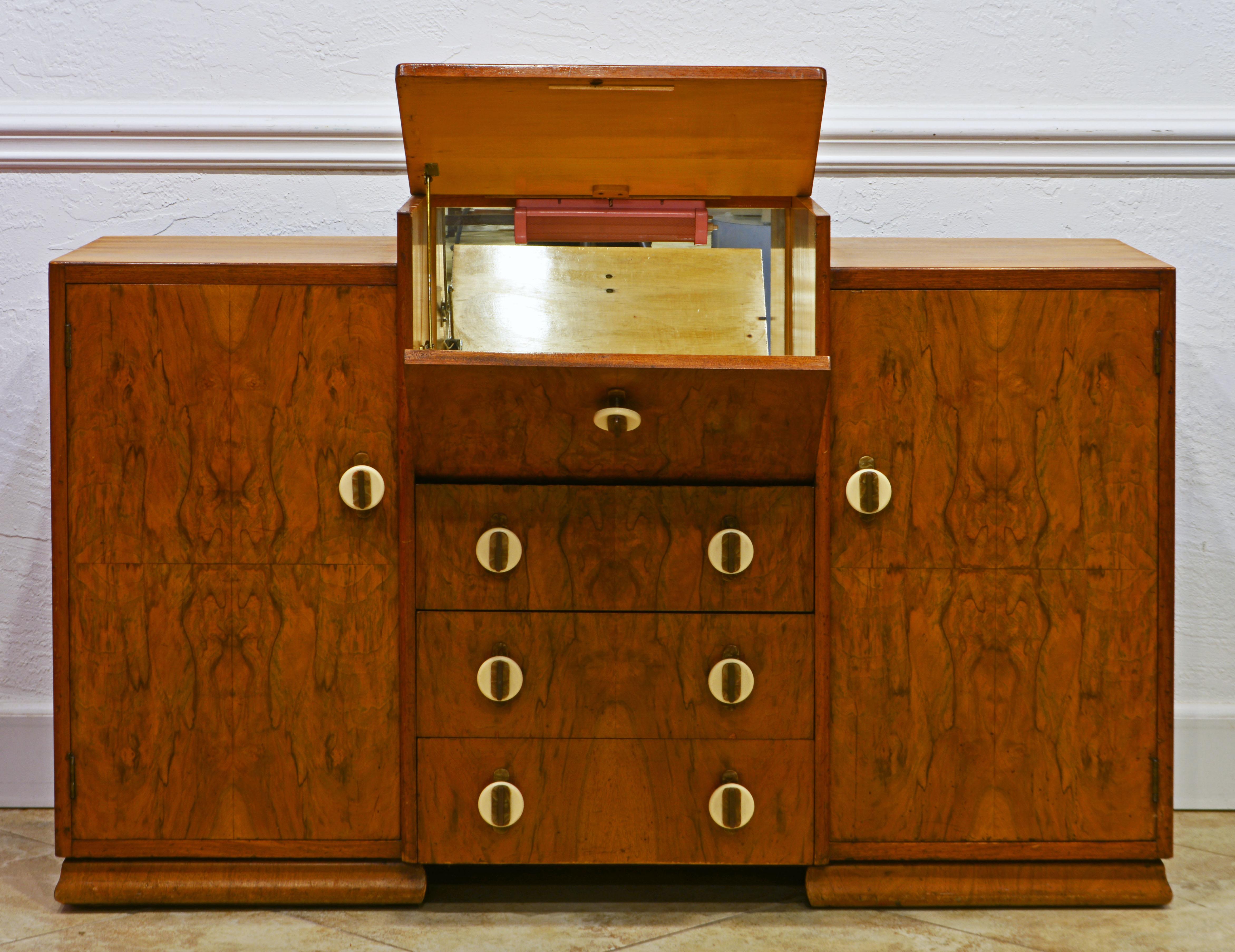 1930's Art Deco Bauhaus Style Burled Walnut Birch and Bakelite Cocktail Cabinet In Good Condition In Ft. Lauderdale, FL