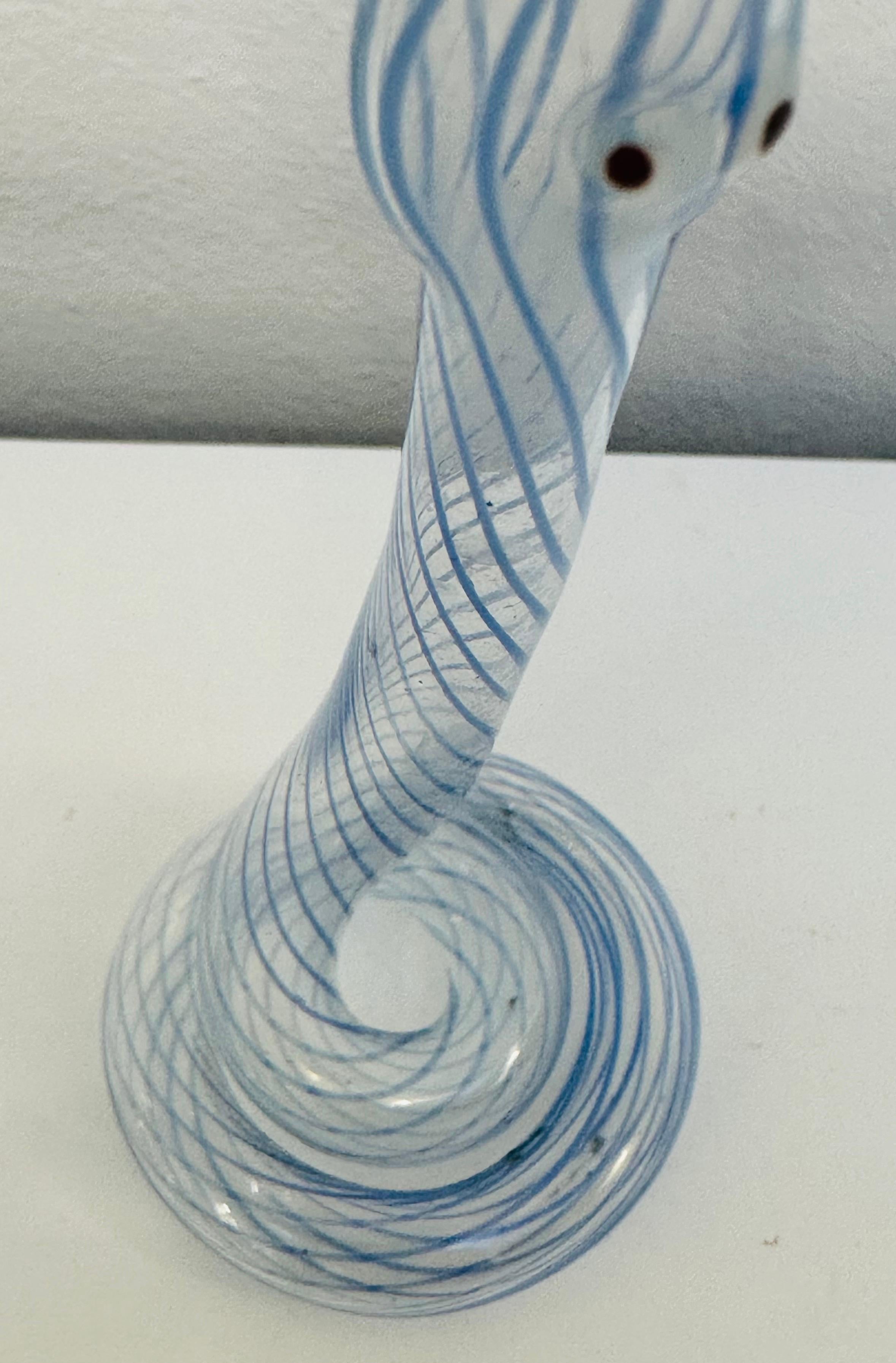 Bimini- oder Lauscha-Vase aus blassblau gestreiftem Schlangenglas im Art déco-Stil, 1930er Jahre 10