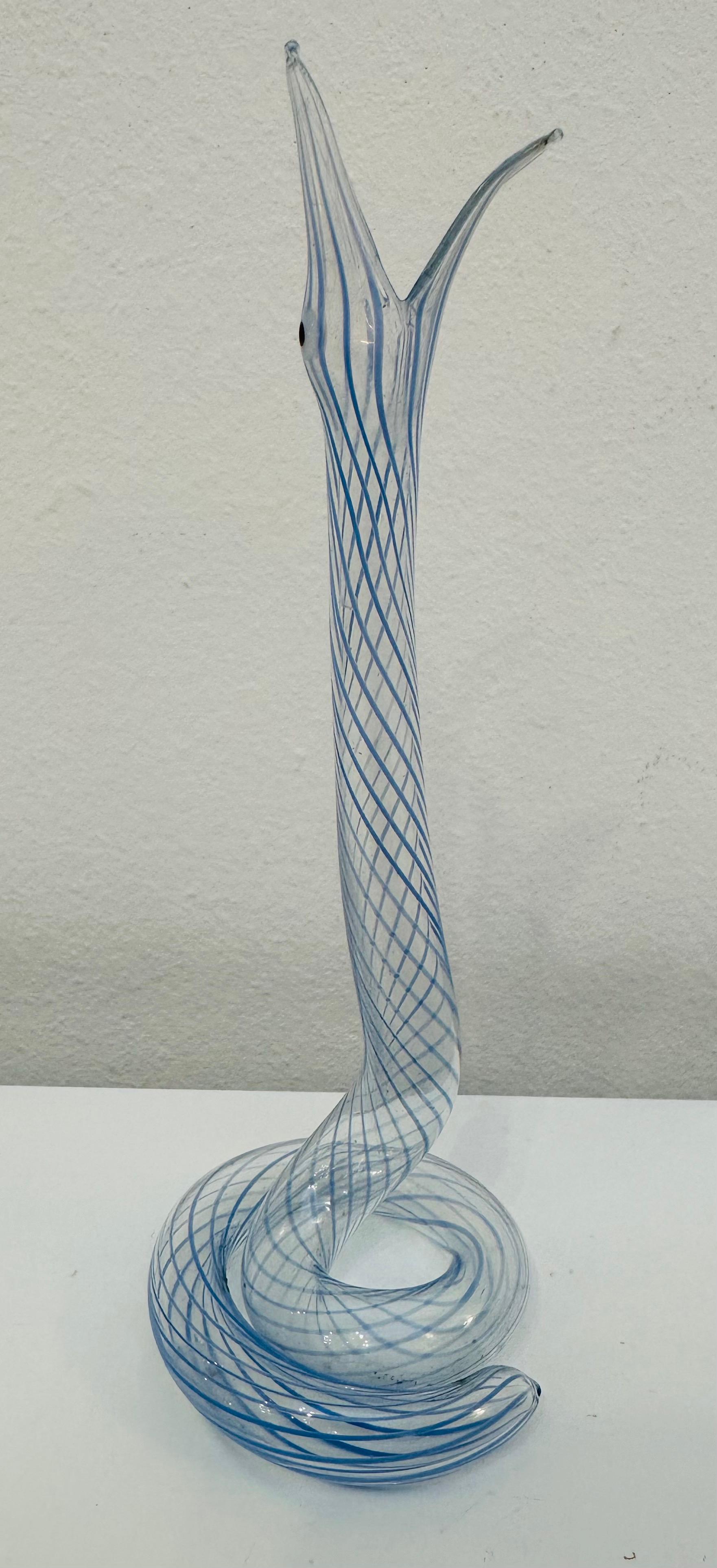 Bimini- oder Lauscha-Vase aus blassblau gestreiftem Schlangenglas im Art déco-Stil, 1930er Jahre 1