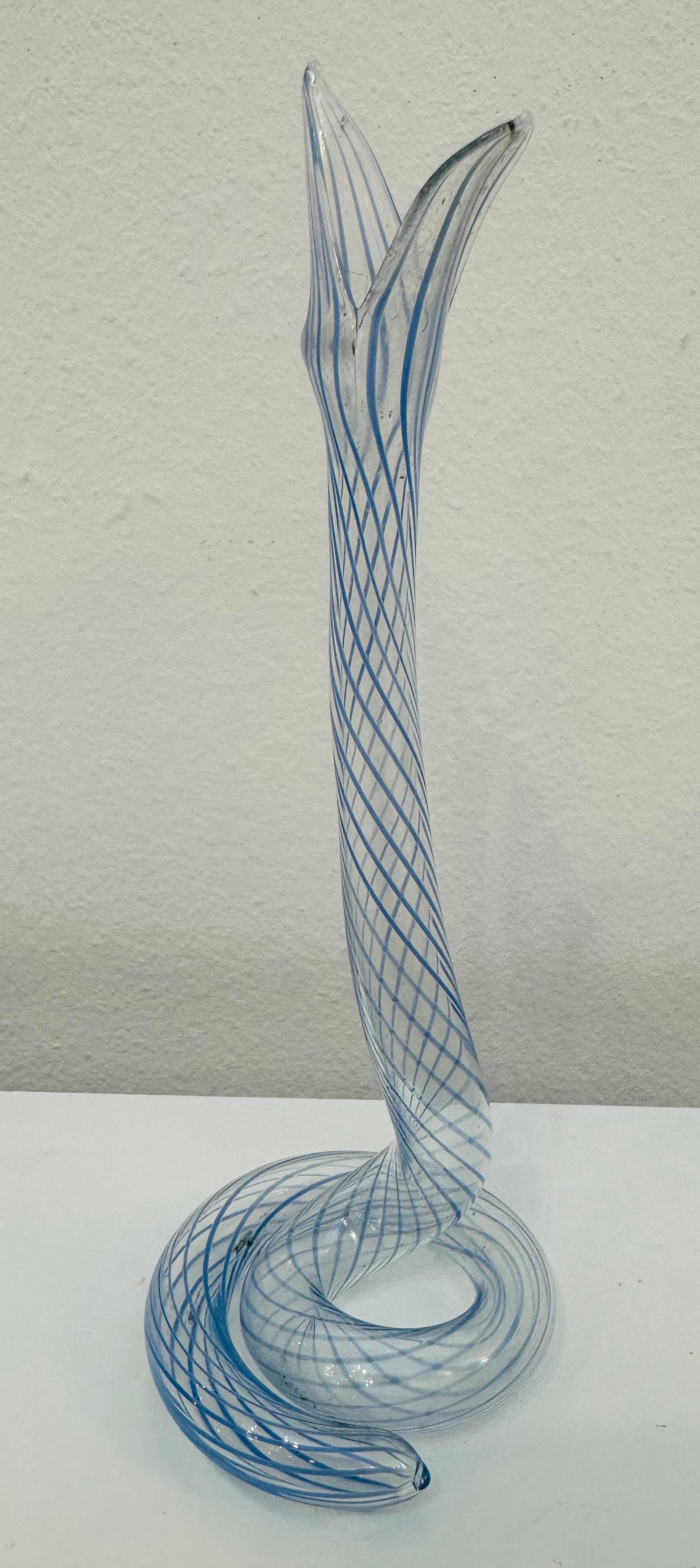 Bimini- oder Lauscha-Vase aus blassblau gestreiftem Schlangenglas im Art déco-Stil, 1930er Jahre 2
