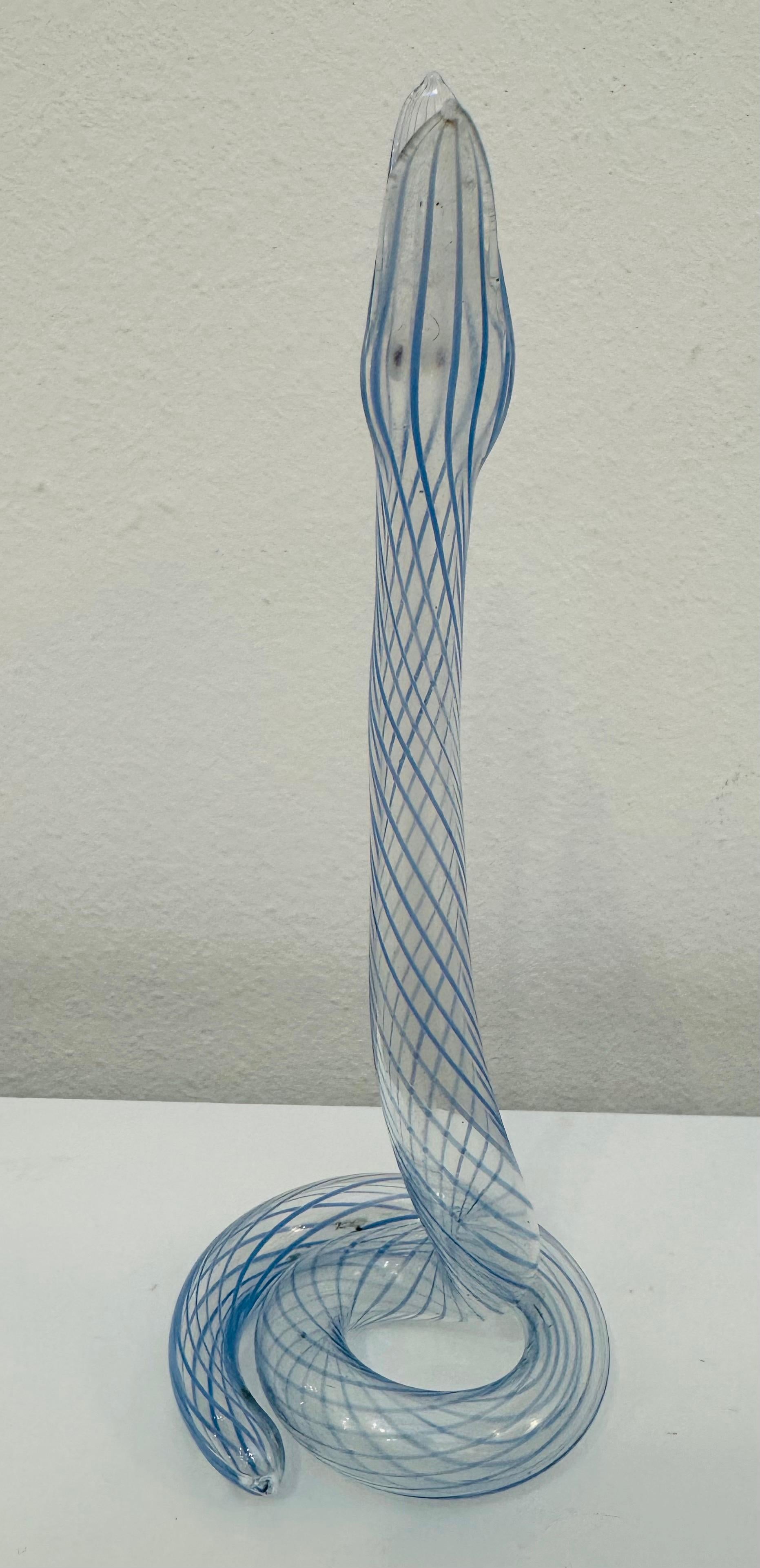 Bimini- oder Lauscha-Vase aus blassblau gestreiftem Schlangenglas im Art déco-Stil, 1930er Jahre 3