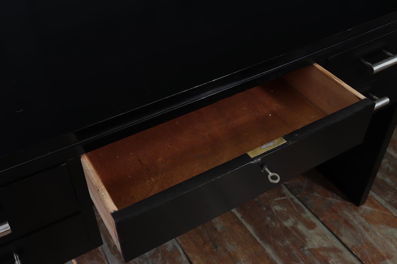 1930er Art Deco Schwarzer Ebonisierter Schreibtisch im Angebot 1