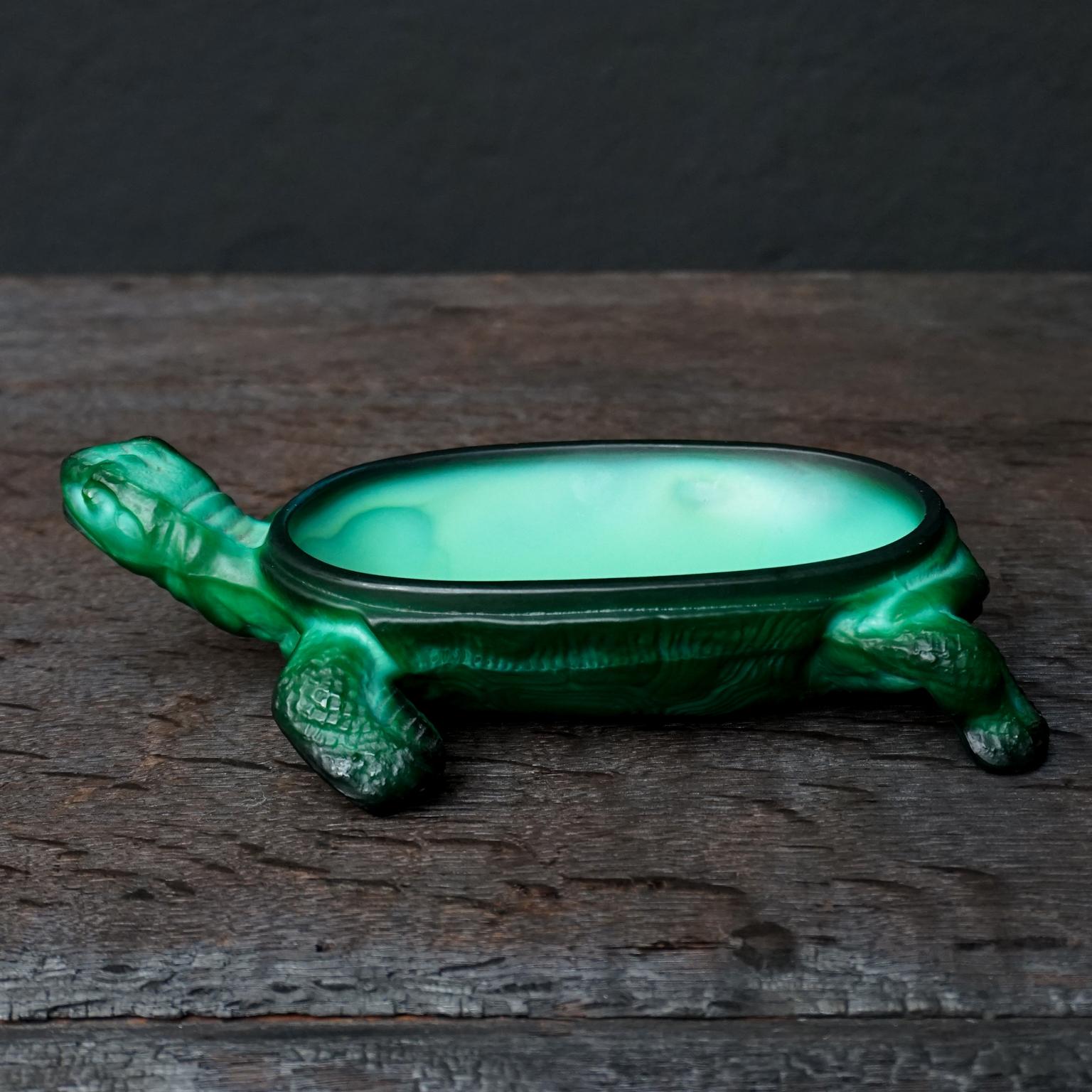 1930s Art Deco Bohemian Schlevogt, Petrucci Malachite Glass Turtle Trinket Dish 1