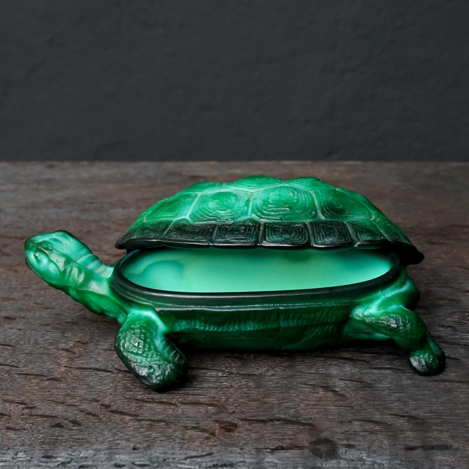 Mid-20th Century 1930s Art Deco Bohemian Schlevogt, Petrucci Malachite Glass Turtle Trinket Dish