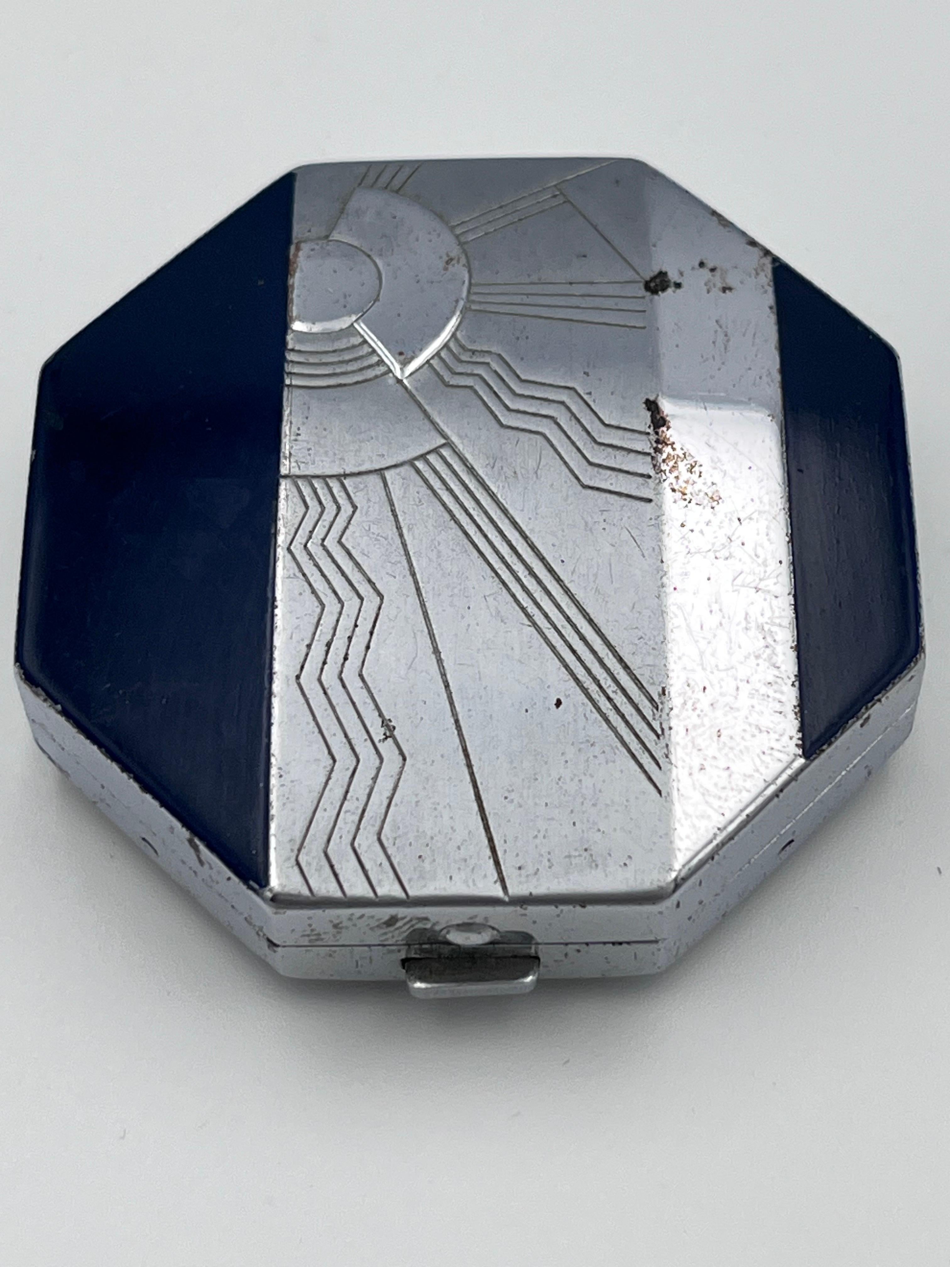 Art Déco Compatto per il trucco Octogonal da donna Art Deco 1930 Bonjour Navy con specchio e soffietto in vendita