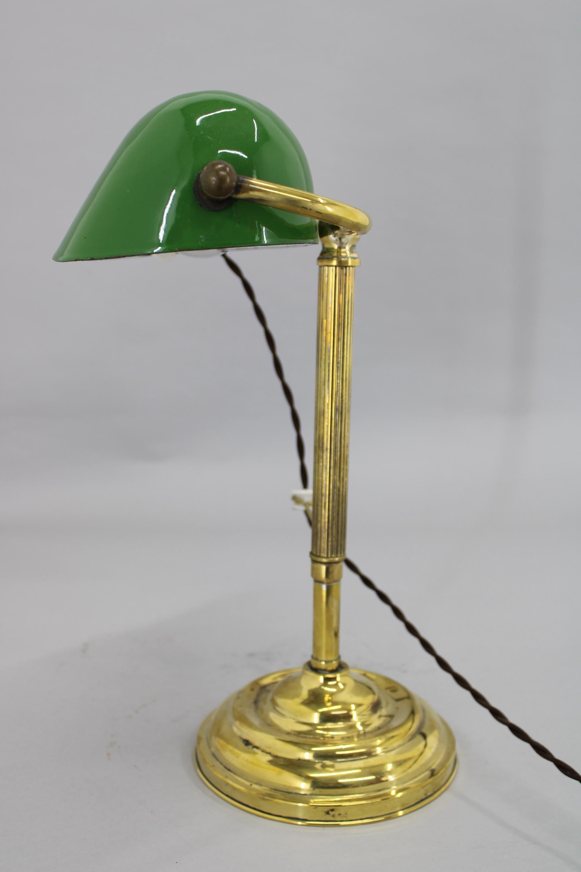 1930s Art Deco Brass  Banker Table Lamp, Czechoslovakia  For Sale 6