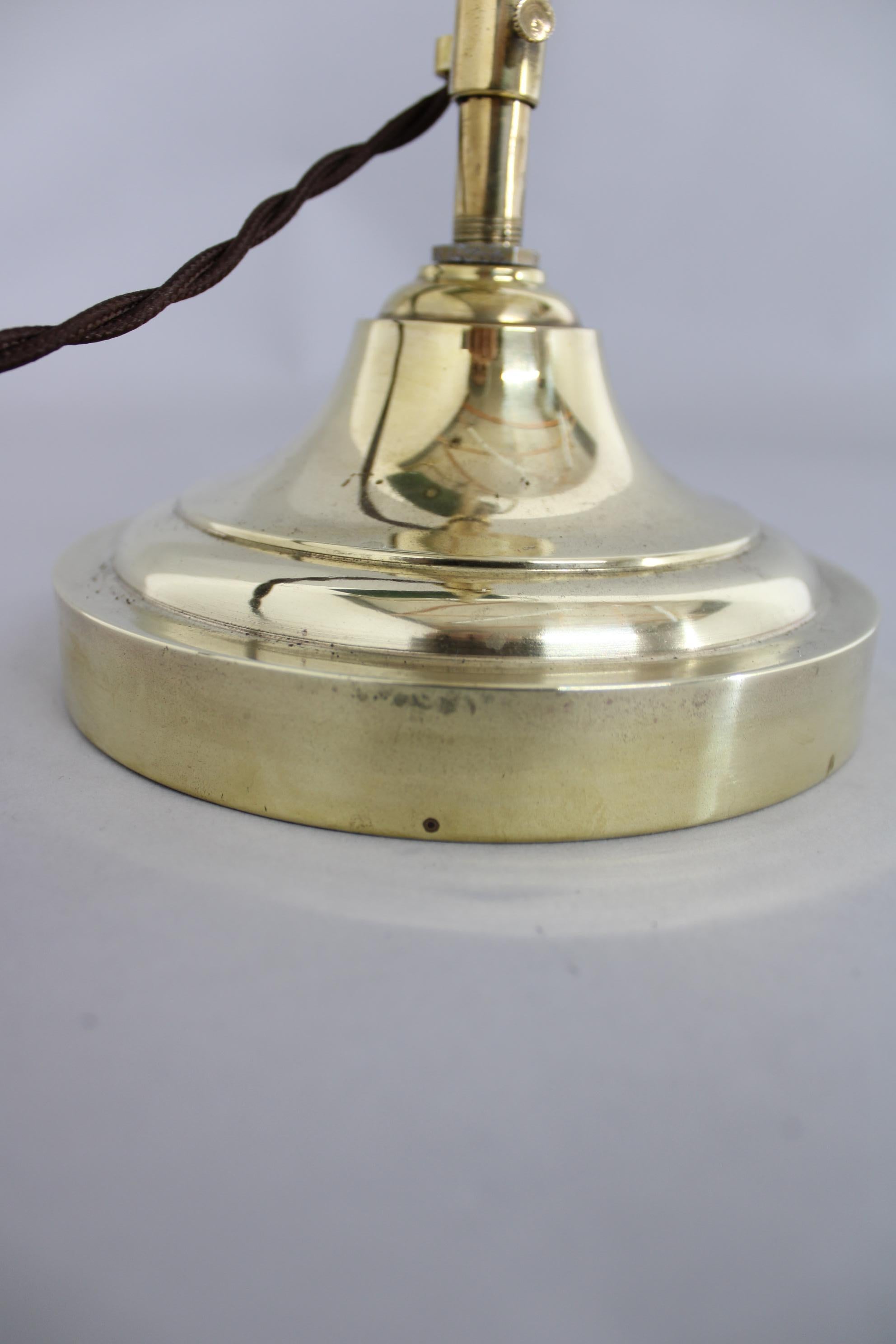 1930s Art Deco Brass  Banker Table Lamp, Czechoslovakia For Sale 7