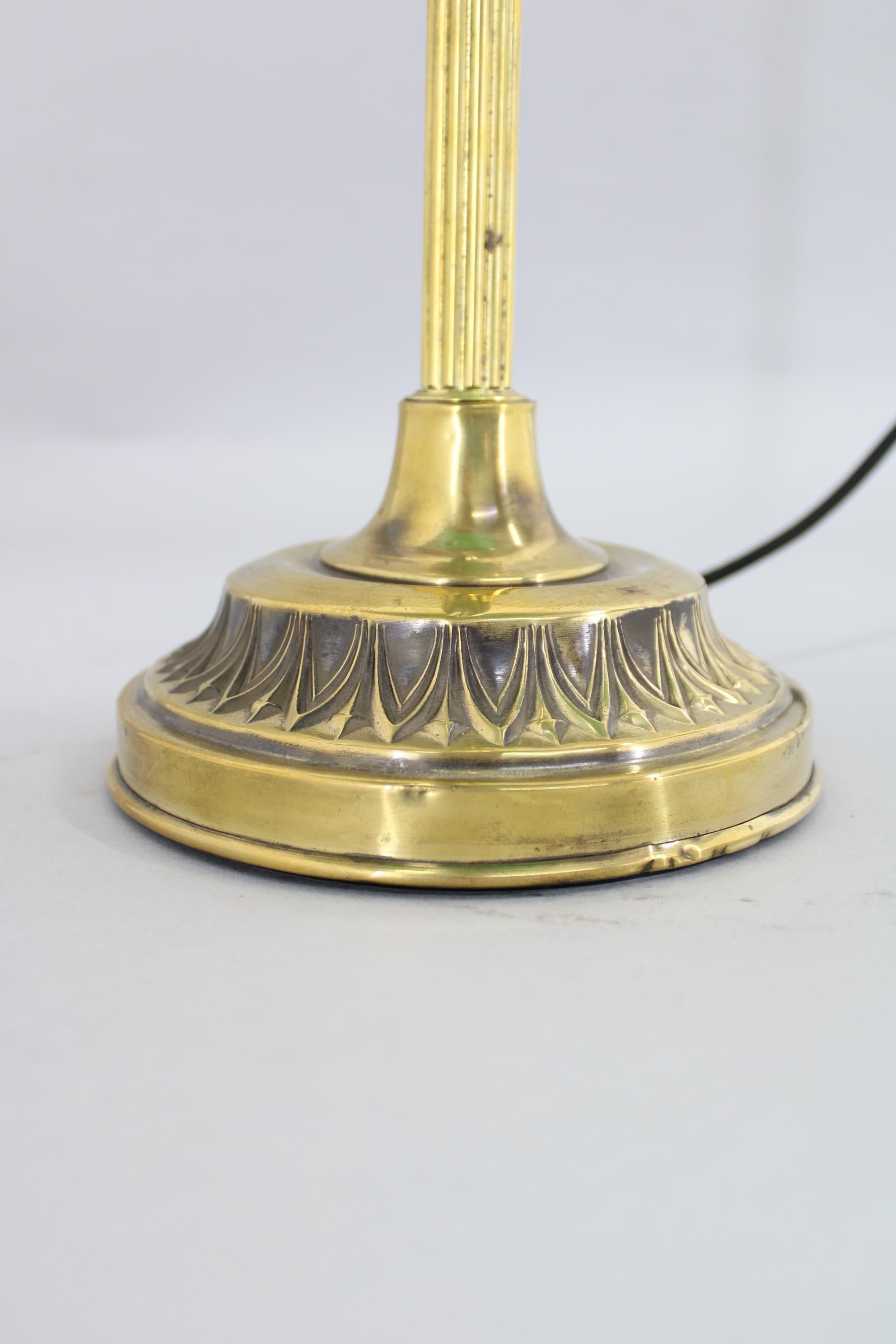 1930s Art Deco Brass  Banker Table Lamp with Glass Shade, Czechoslovakia In Good Condition In Praha, CZ