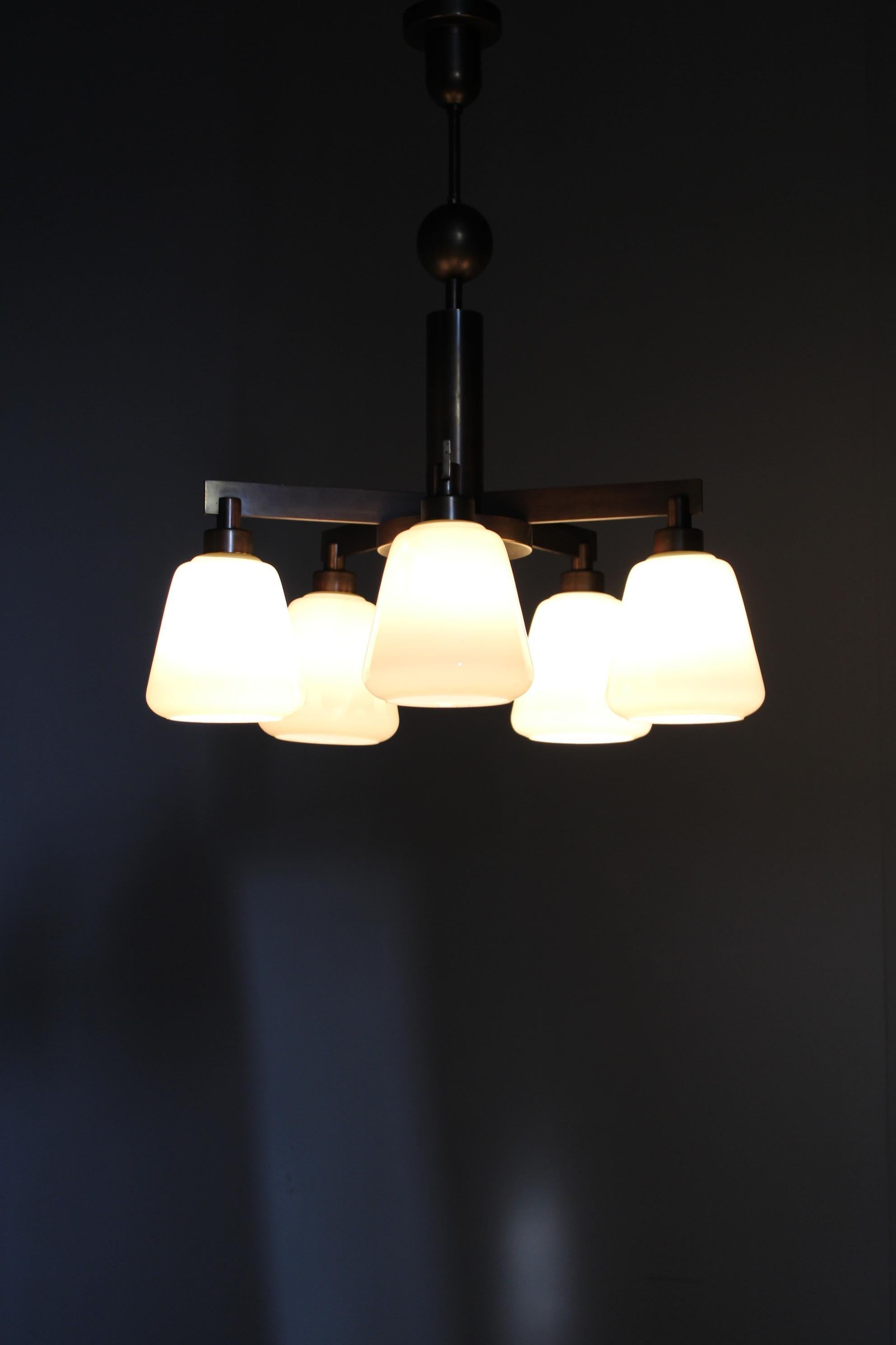 Lampadario in ottone Art Deco degli anni '30, Cecoslovacchia in vendita 8