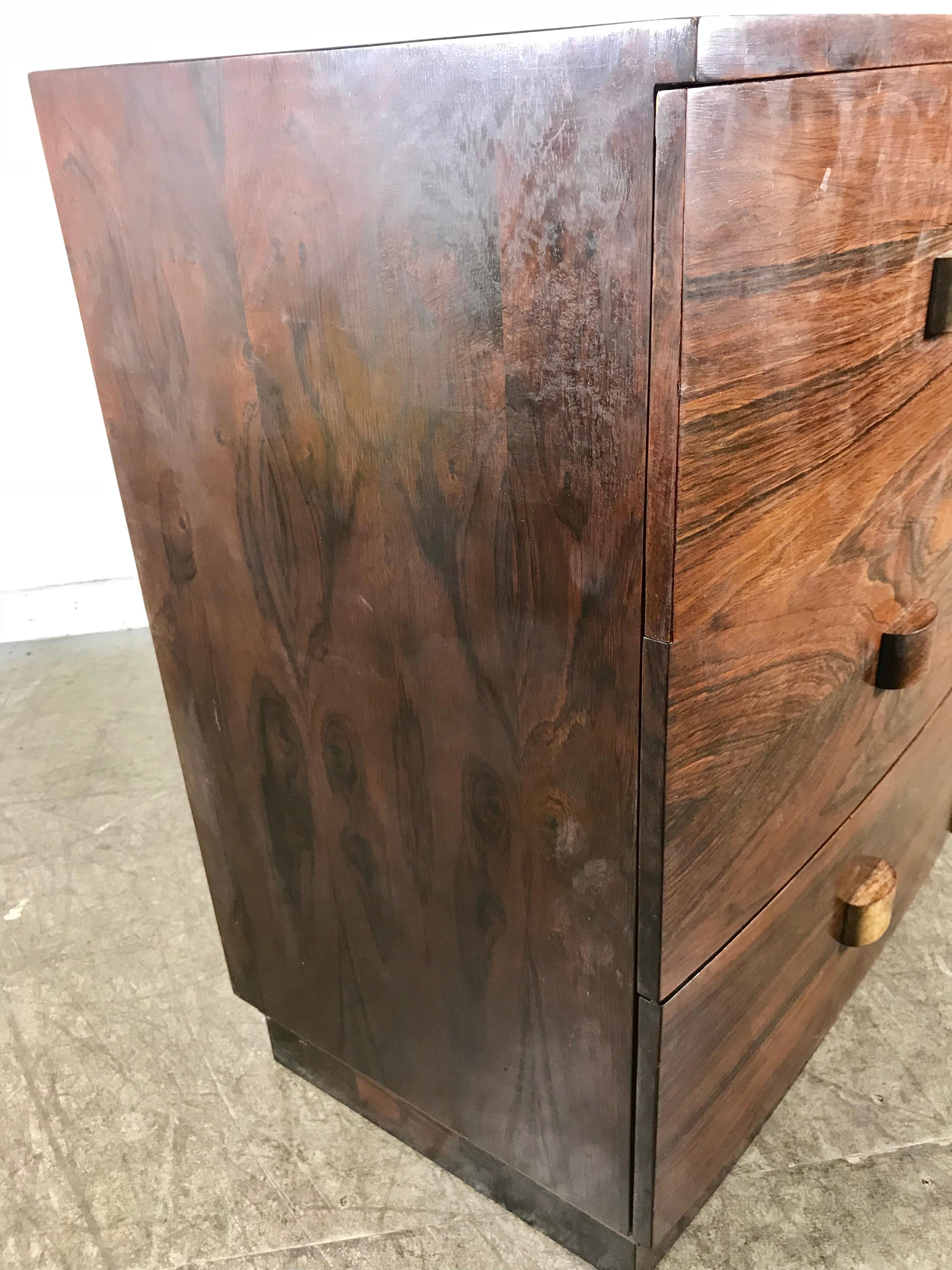 1930s Art Deco Brazilian Rosewood Six-Drawer Dresser by Gilbert Rohde In Good Condition For Sale In Buffalo, NY