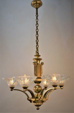 Lustre Art Déco en bronze des années 1930 avec verre design de Boris Lacroix