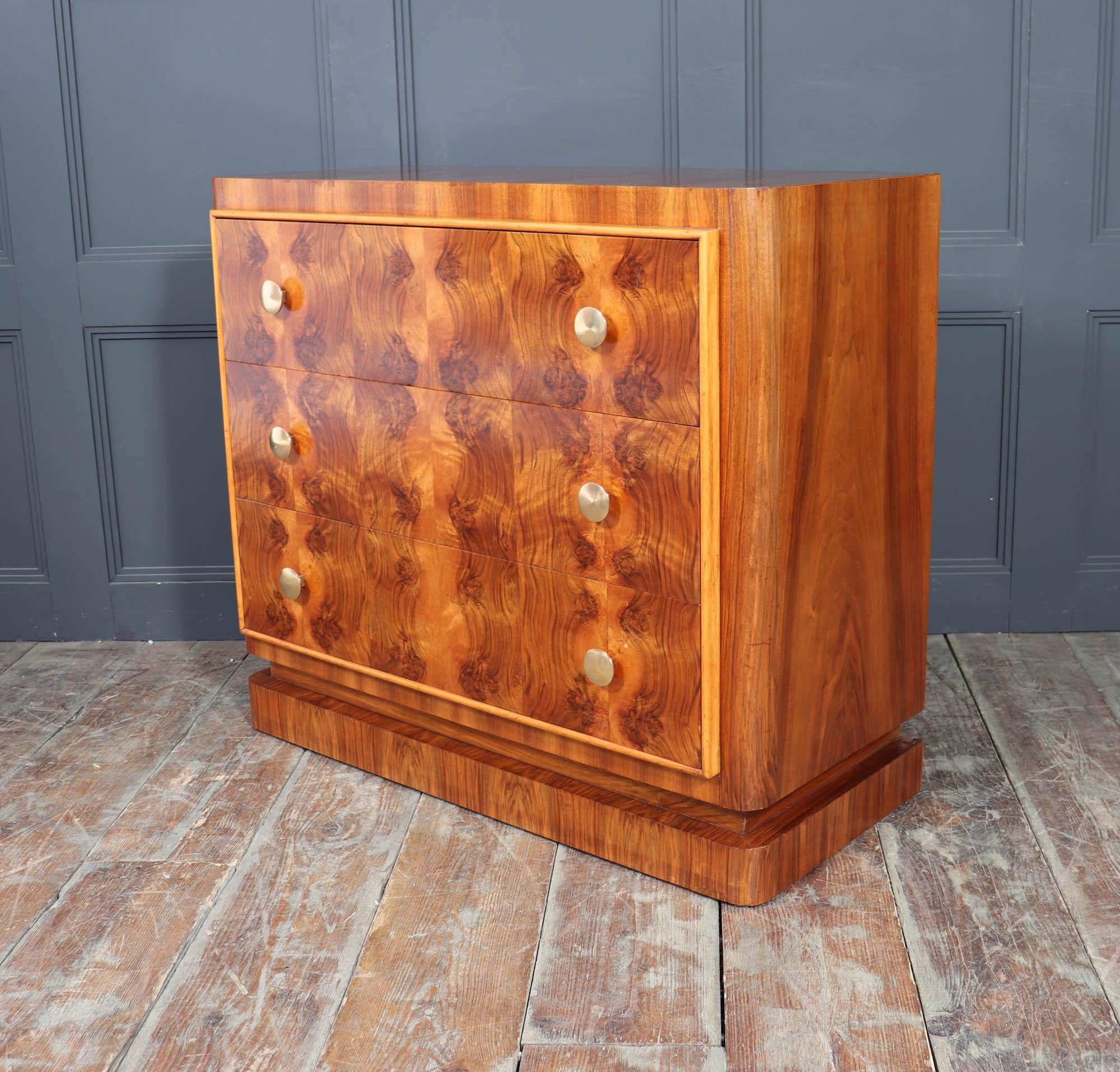 1930s Art Deco Burr Walnut Chest of Drawers For Sale 5