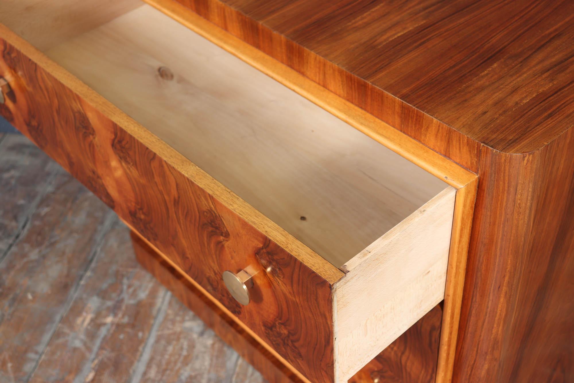 1930s Art Deco Burr Walnut Chest of Drawers For Sale 7