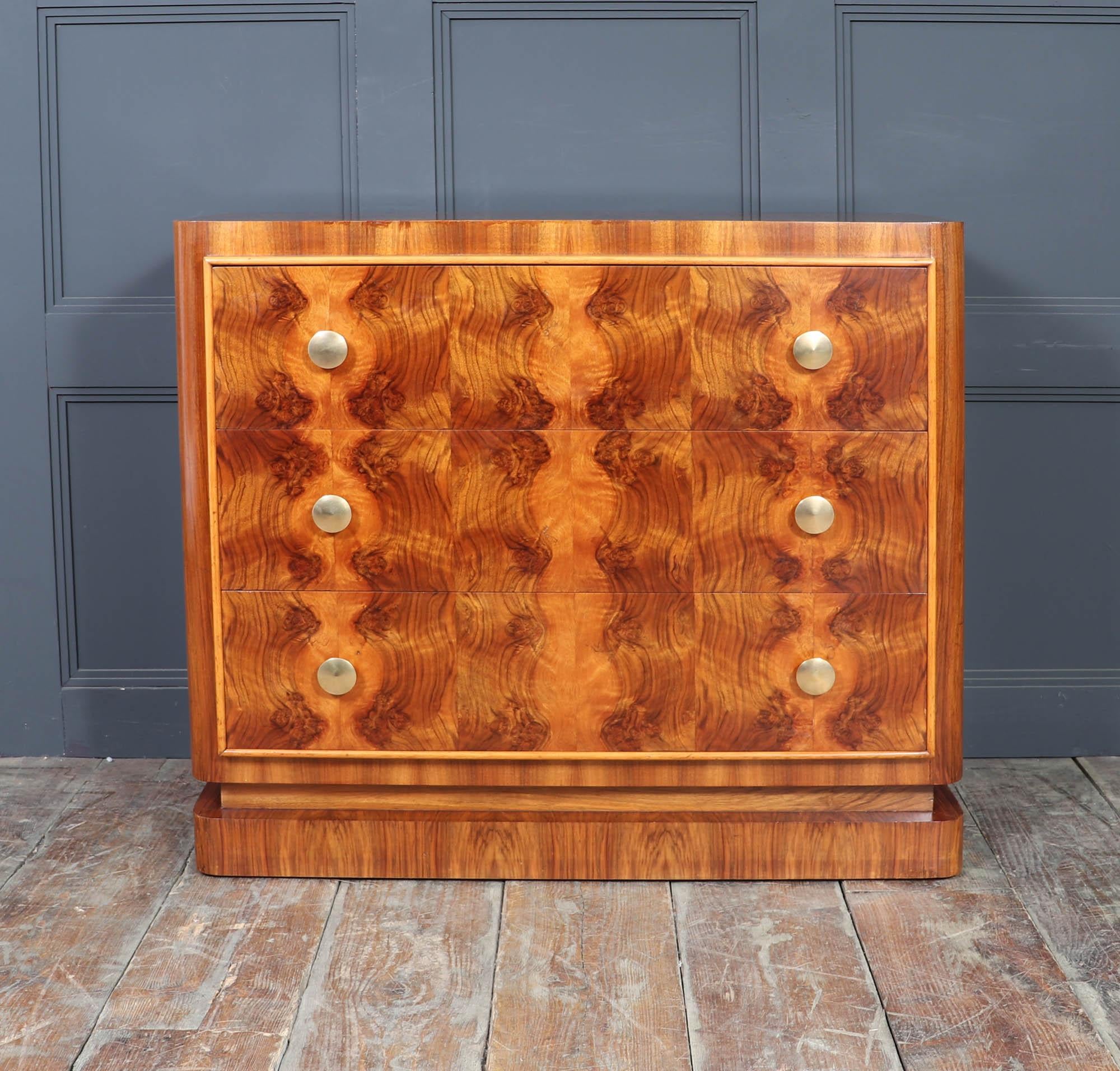 1930s Art Deco Burr Walnut Chest of Drawers In Excellent Condition For Sale In Paddock Wood Tonbridge, GB