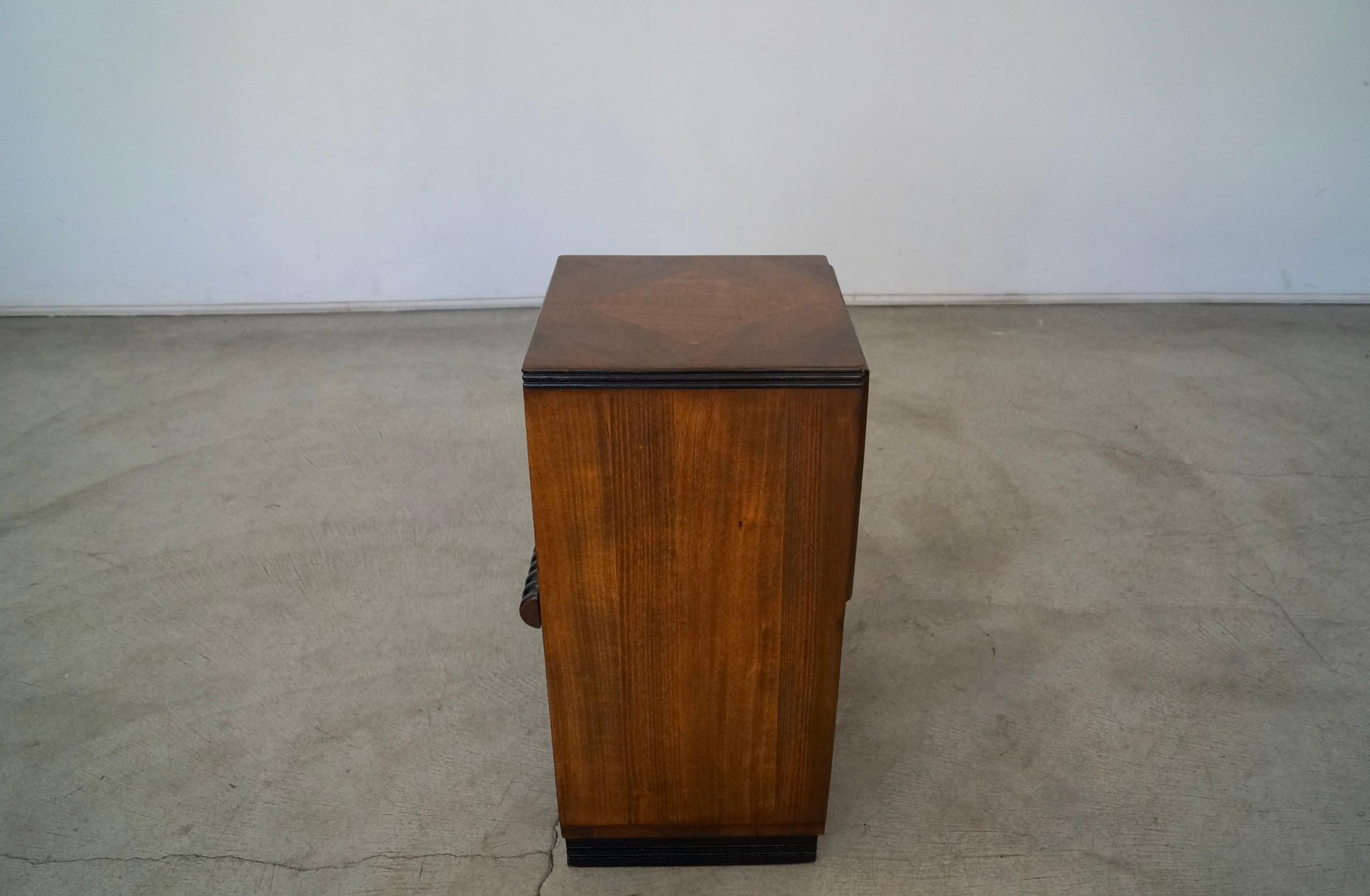 1930's Art Deco Cabinet / Shelf 2