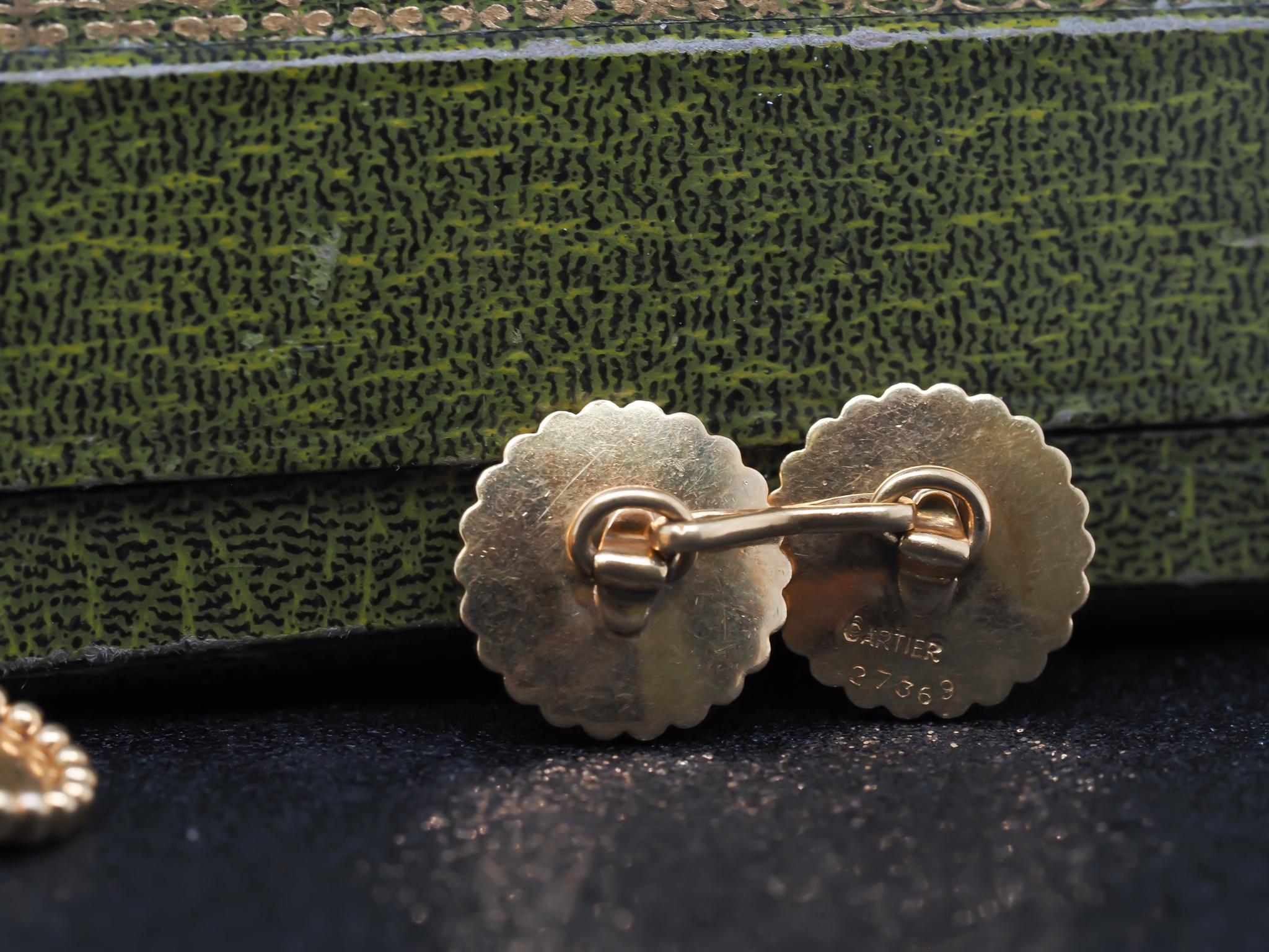 1930s Art Deco CARTIER 18K Yellow Gold Cufflinks with X pattern In Good Condition For Sale In Hicksville, NY