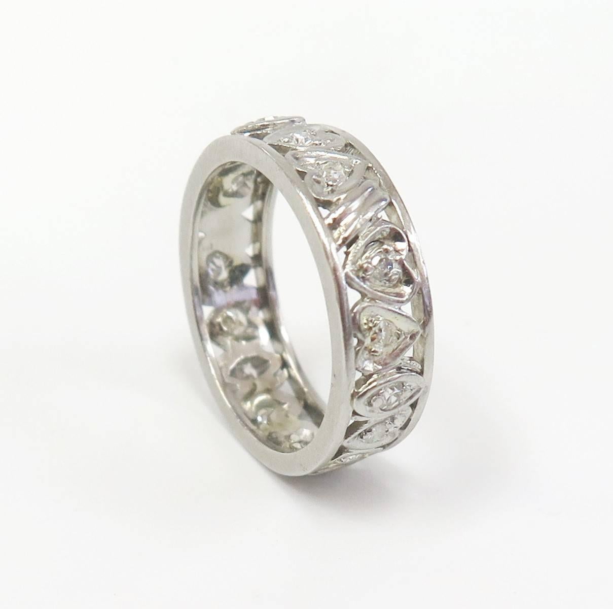 Round Cut 1930s Art Deco Carved Diamond Heart Eternity Wedding Band / Platinum For Sale