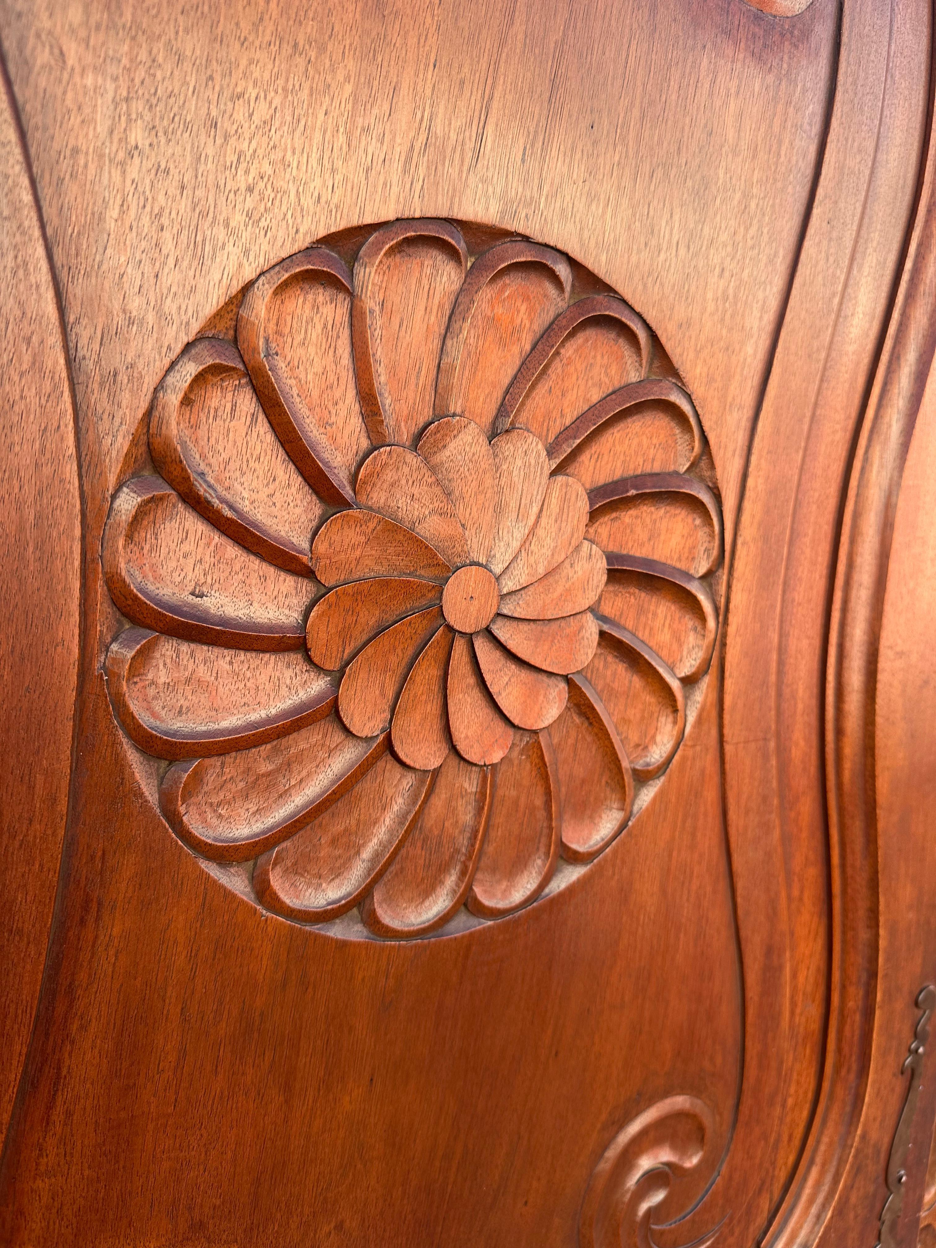 1930s Art Deco Carved Walnut Wood Anglo Style Tall Bar Cabinet Mirrored Armoire For Sale 8
