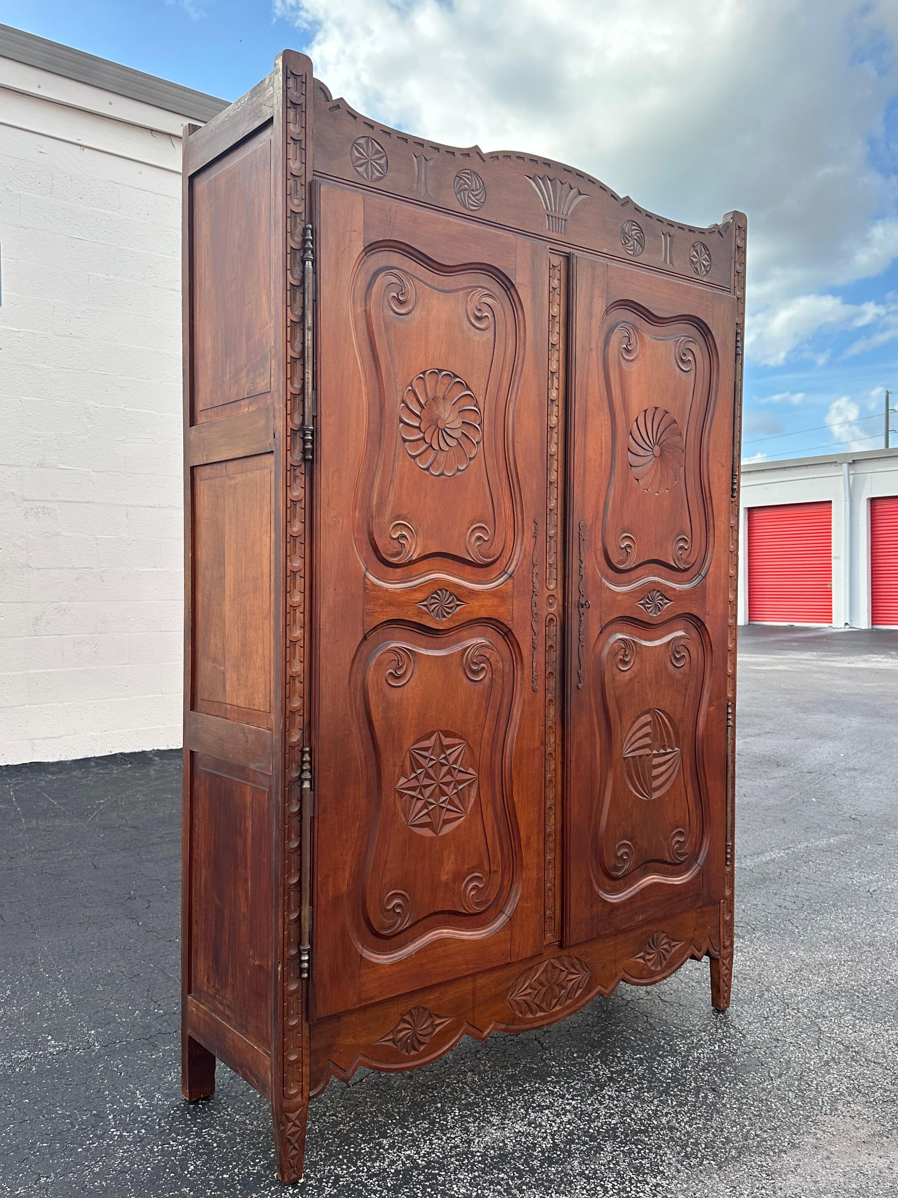 Mid-20th Century 1930s Art Deco Carved Walnut Wood Anglo Style Tall Bar Cabinet Mirrored Armoire For Sale