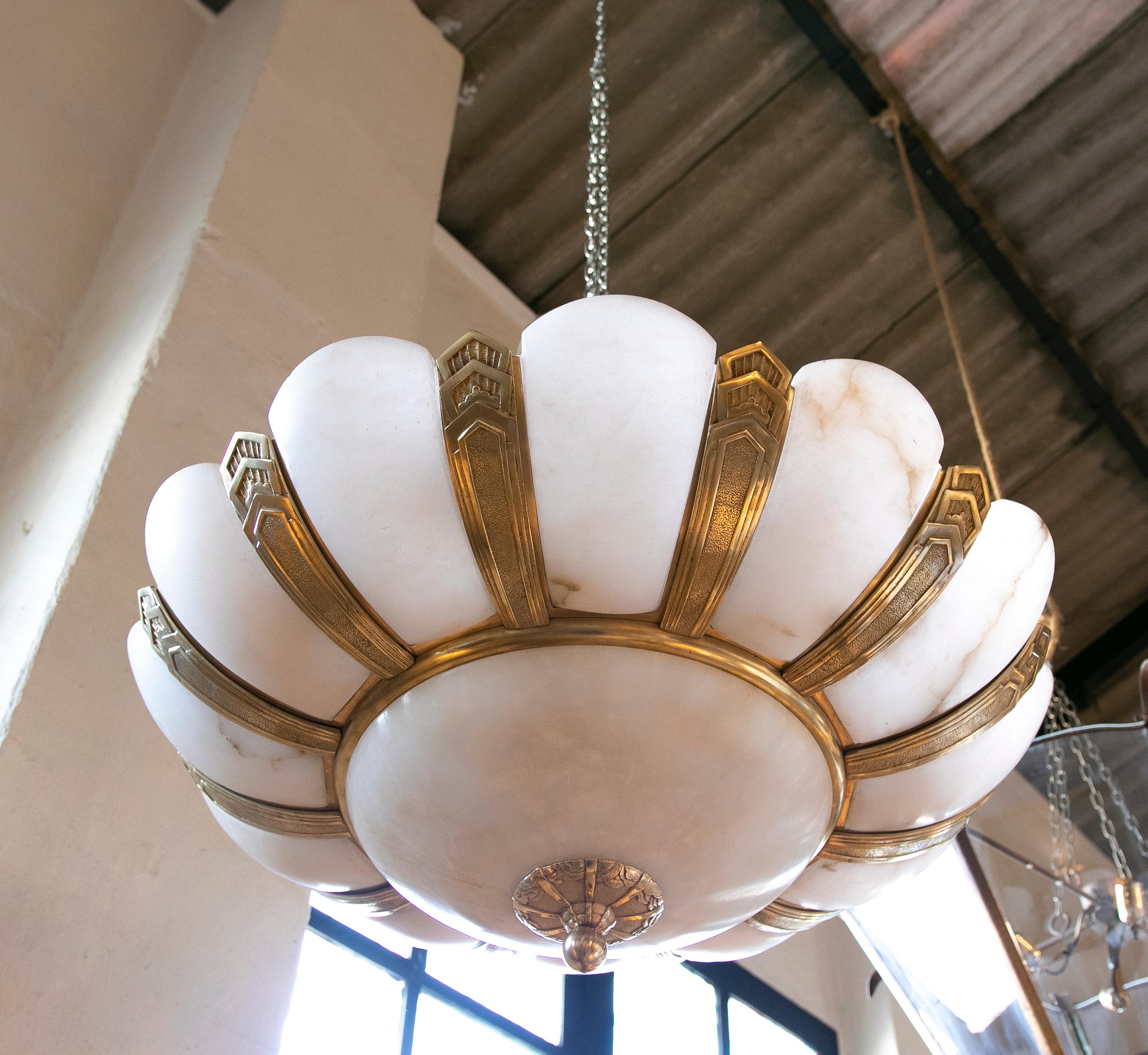  1930s Art Deco Ceiling Lamp in Alabaster and Bronze In Good Condition In Marbella, ES
