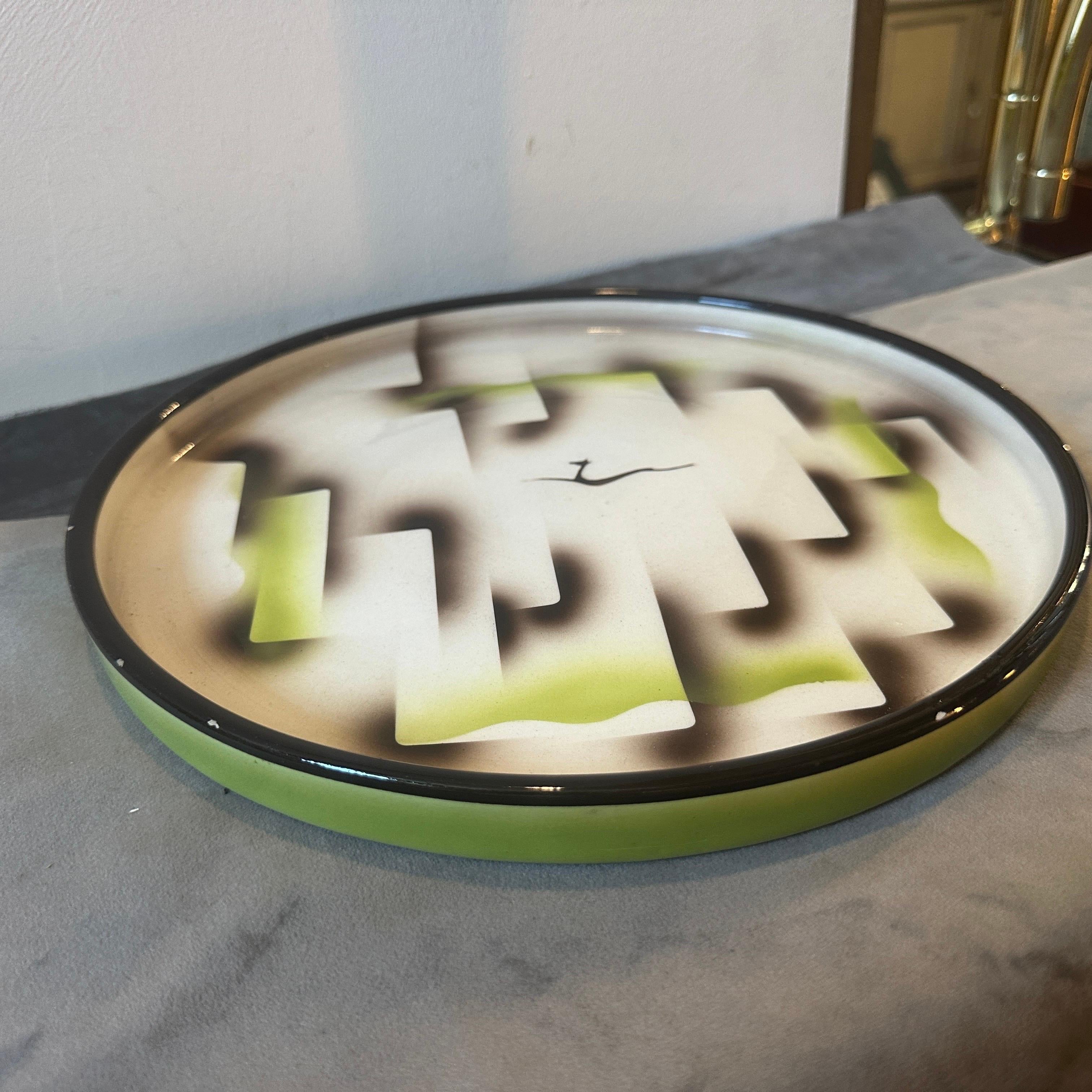 1930s Art Deco Ceramic Air Brushed Italian Round Plate by Corrado Lucchesi In Good Condition For Sale In Aci Castello, IT
