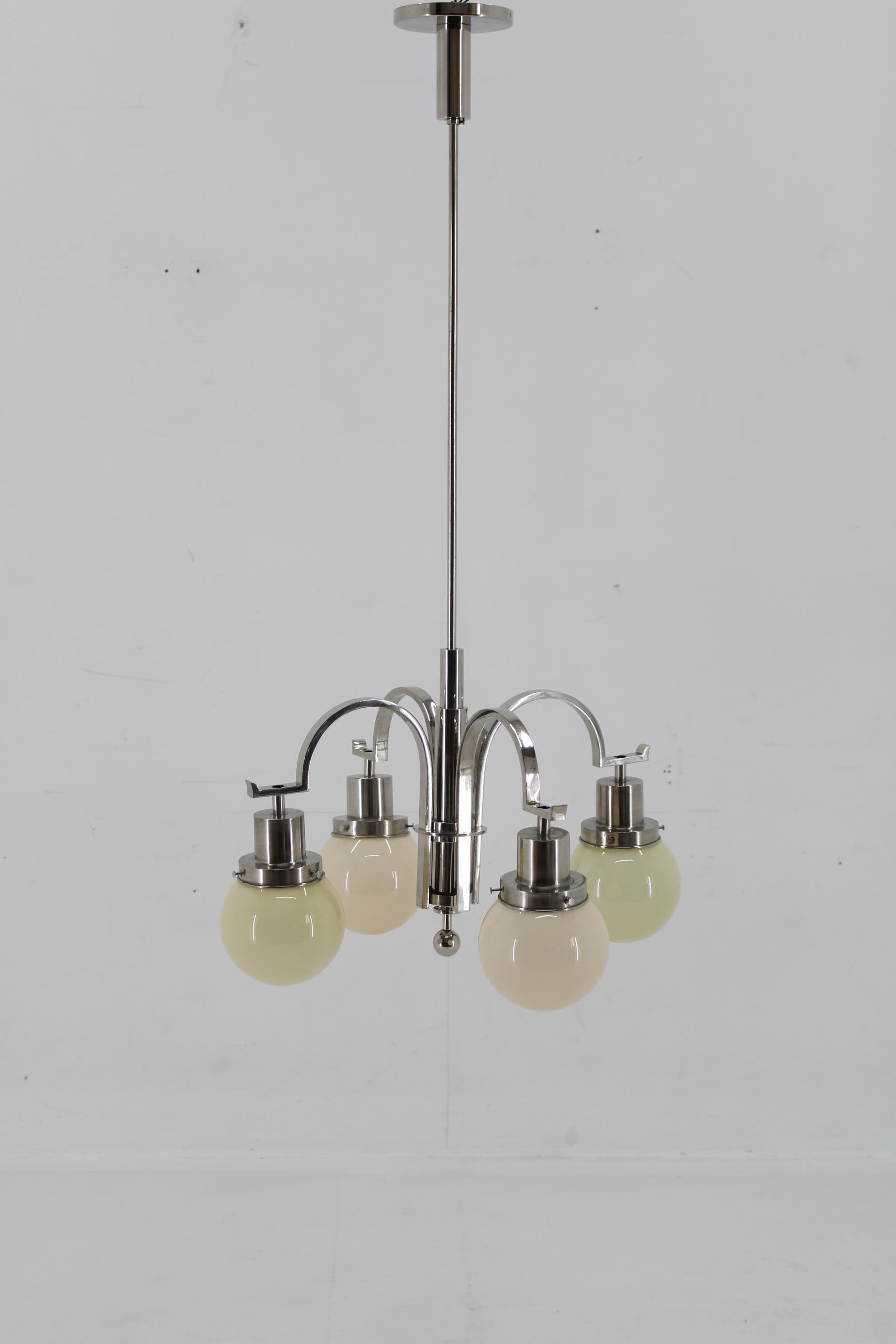 - Restored
- cleaned and rewired
- 3x , E26-E27 bulbs
- US wiring compatible