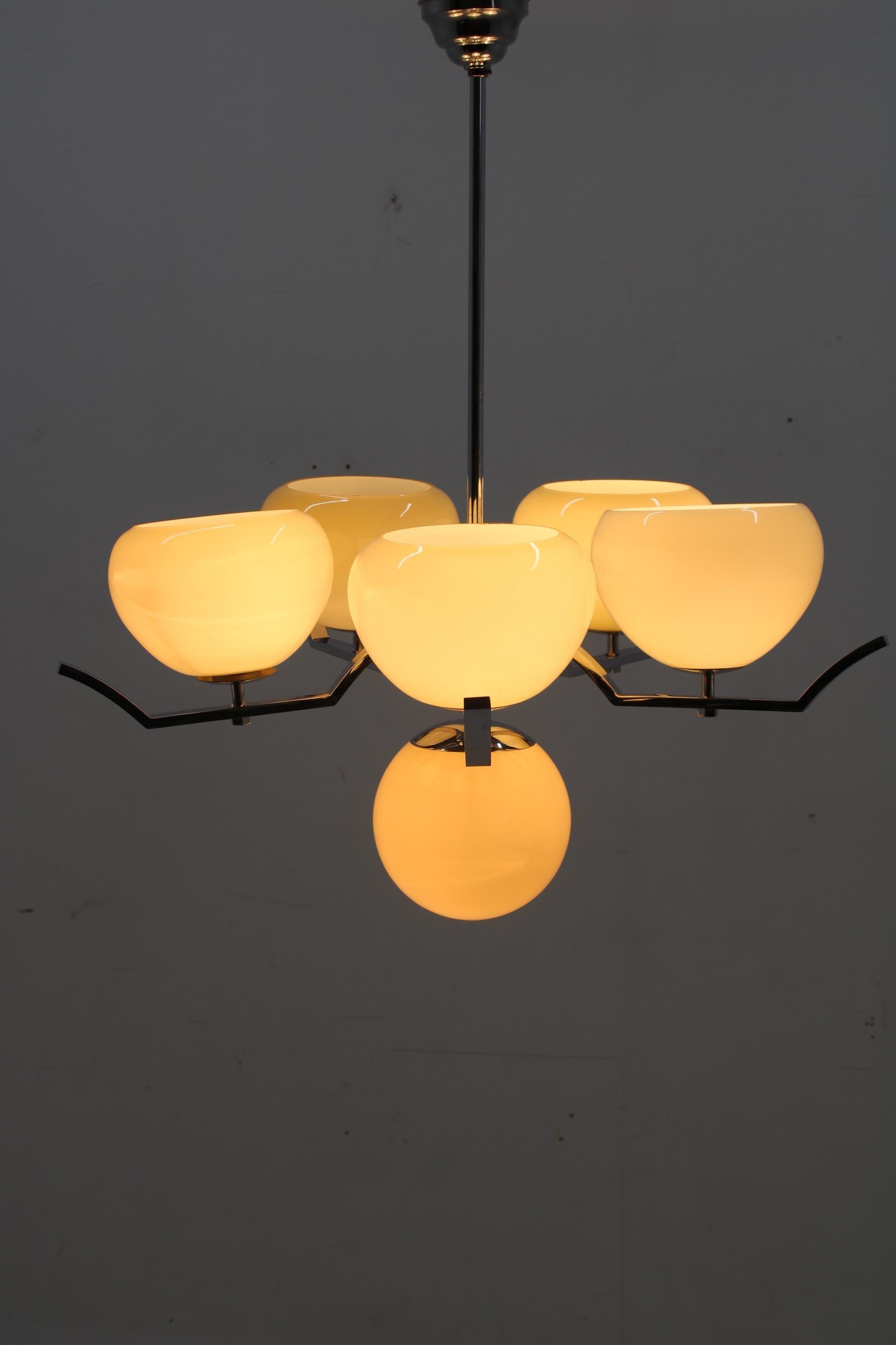 1930s Art Deco Chandelier, Czechoslovakia For Sale 4