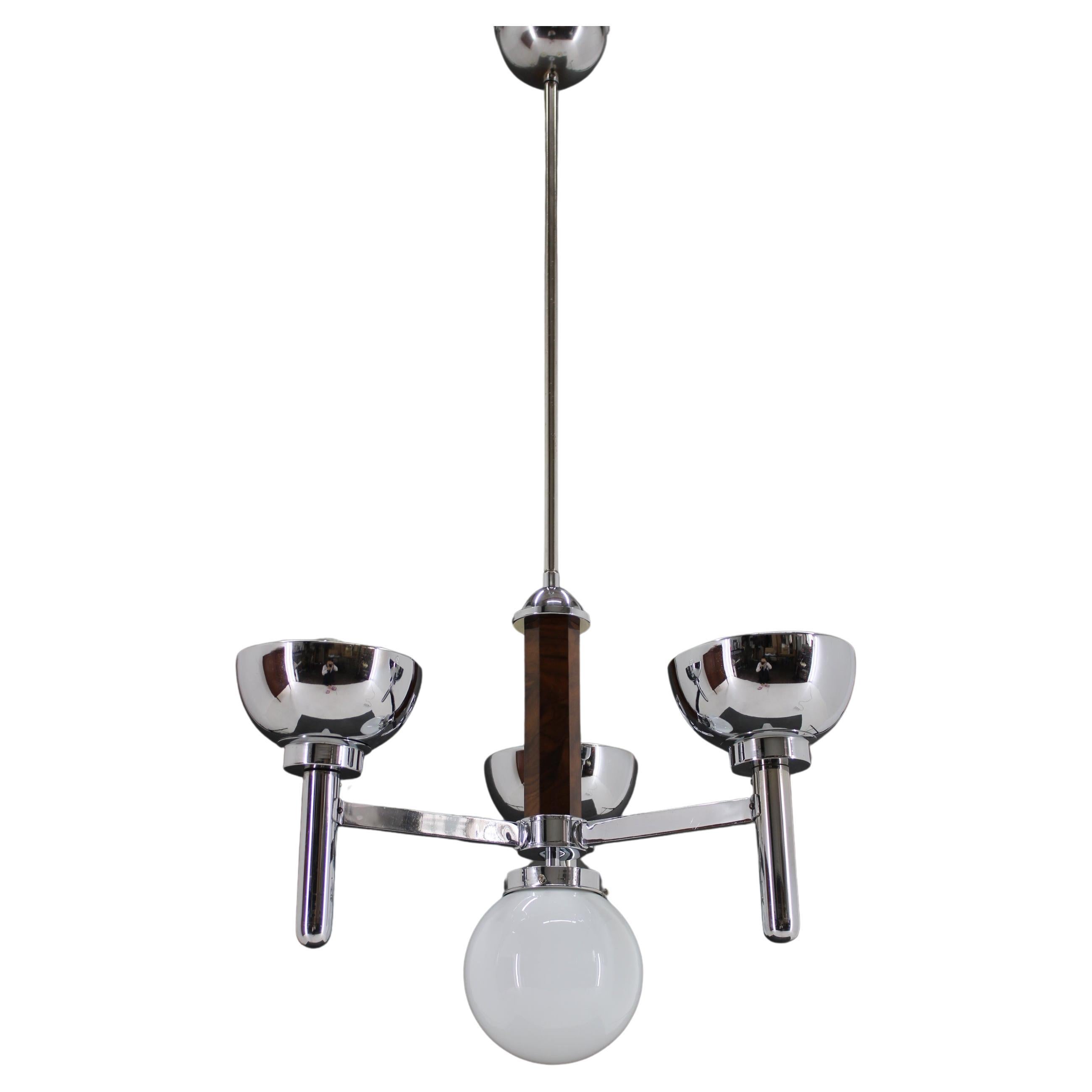 Lustre Art déco des années 1930, Tchécoslovaquie