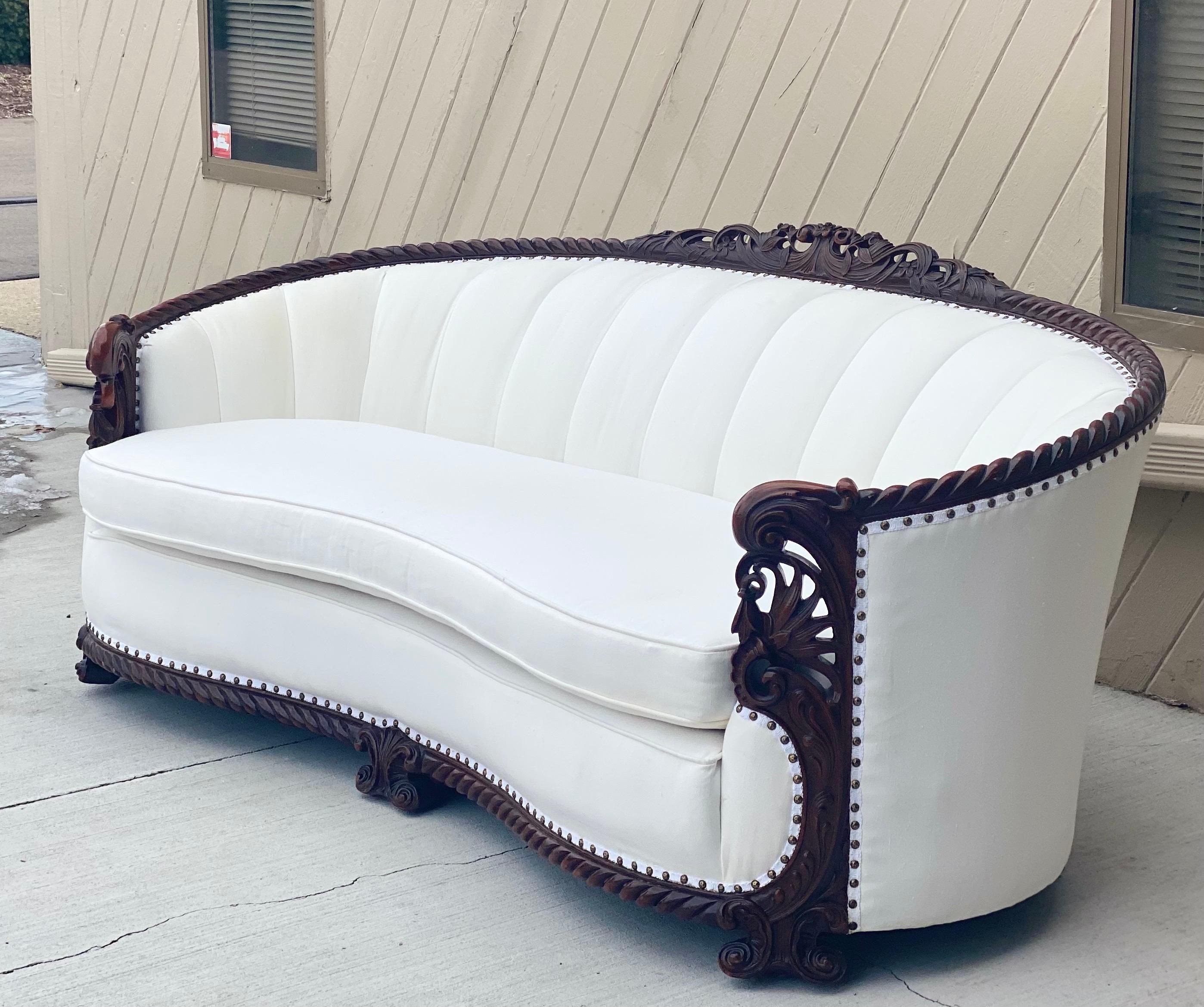 Mid-20th Century 1930s Art Deco Channel Curved White Linen Sofa