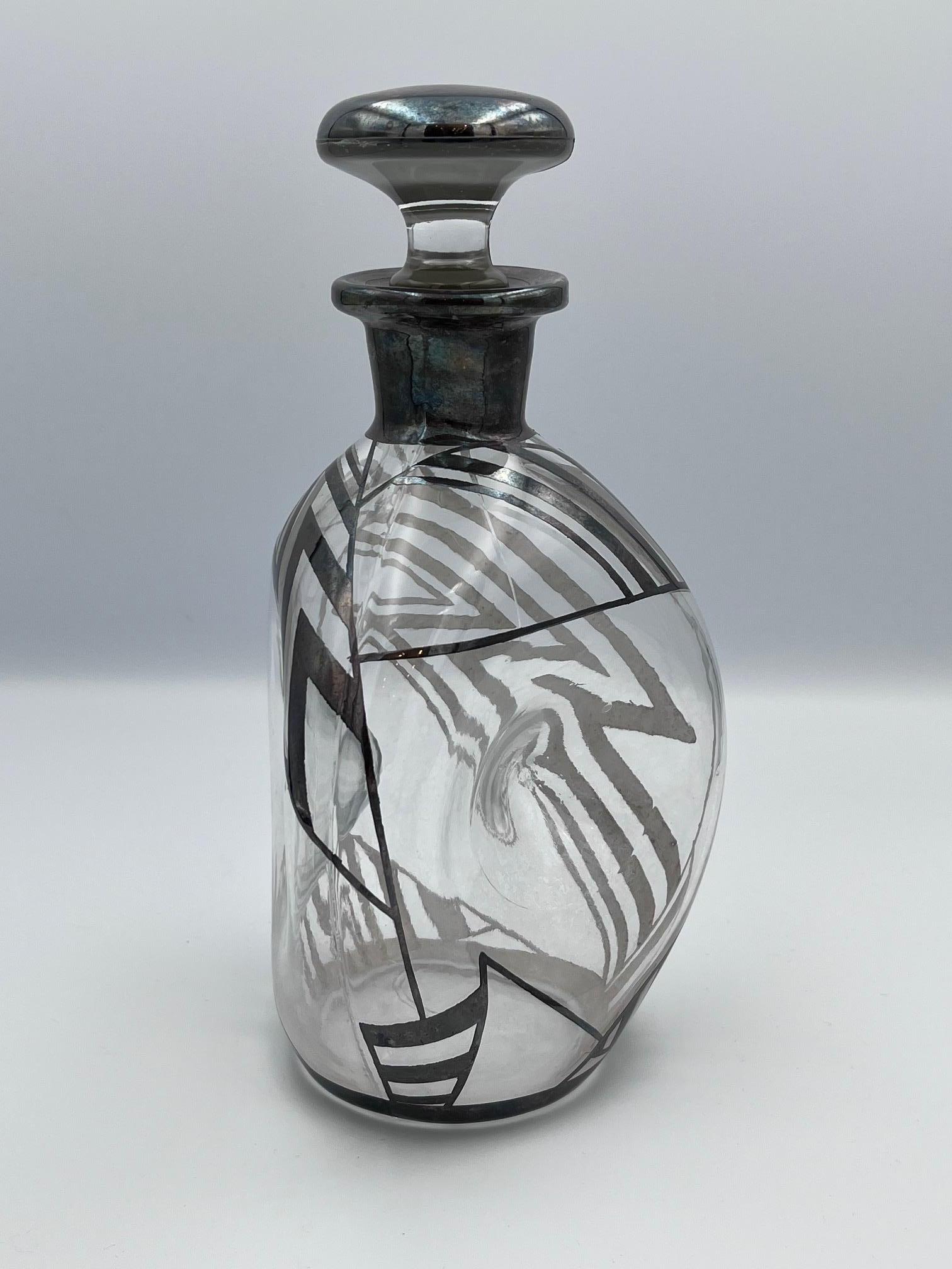 Carafe à décanter Art déco Chevron Lights en verre et en argent des années 1930 en vente 1