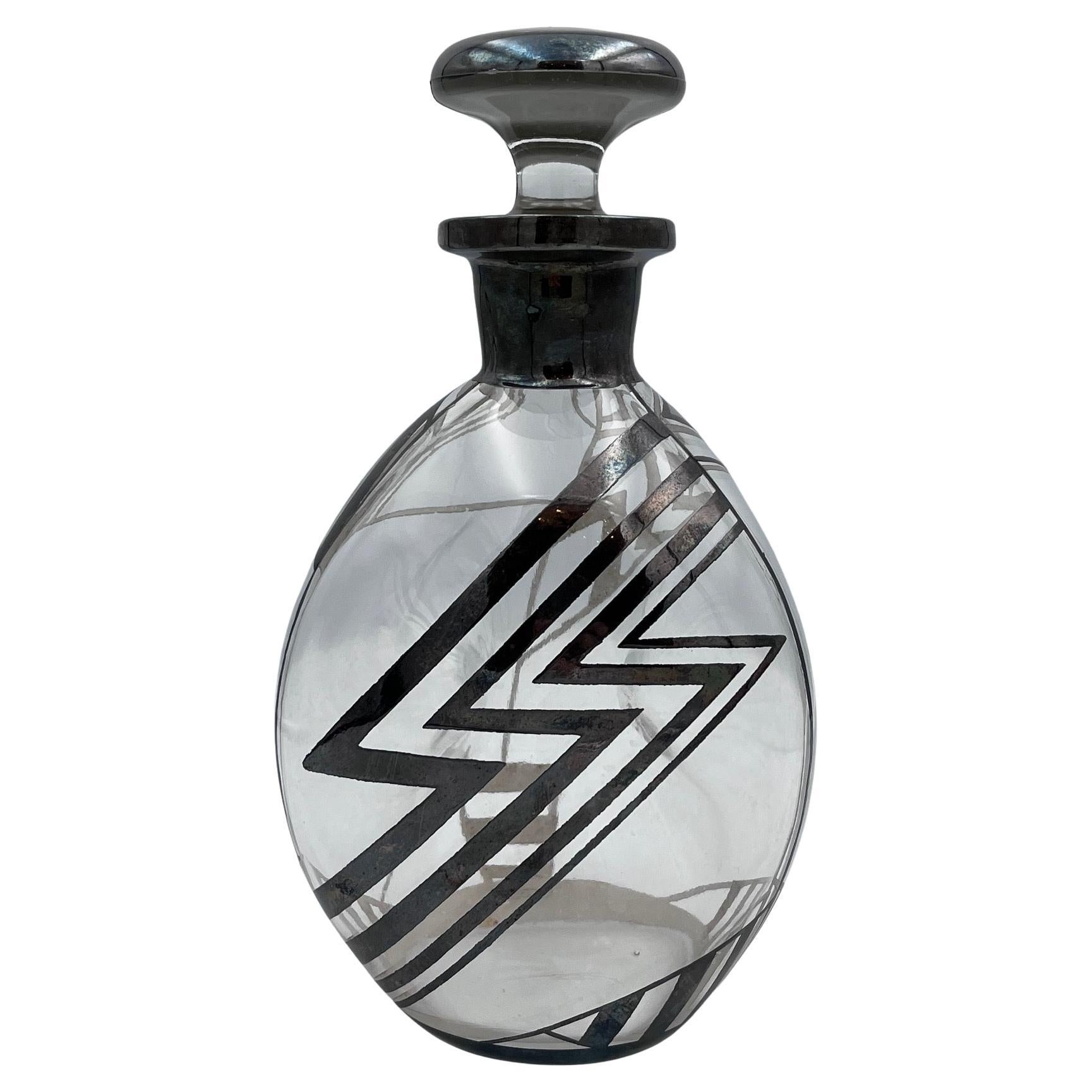 Carafe à décanter Art déco Chevron Lights en verre et en argent des années 1930 en vente