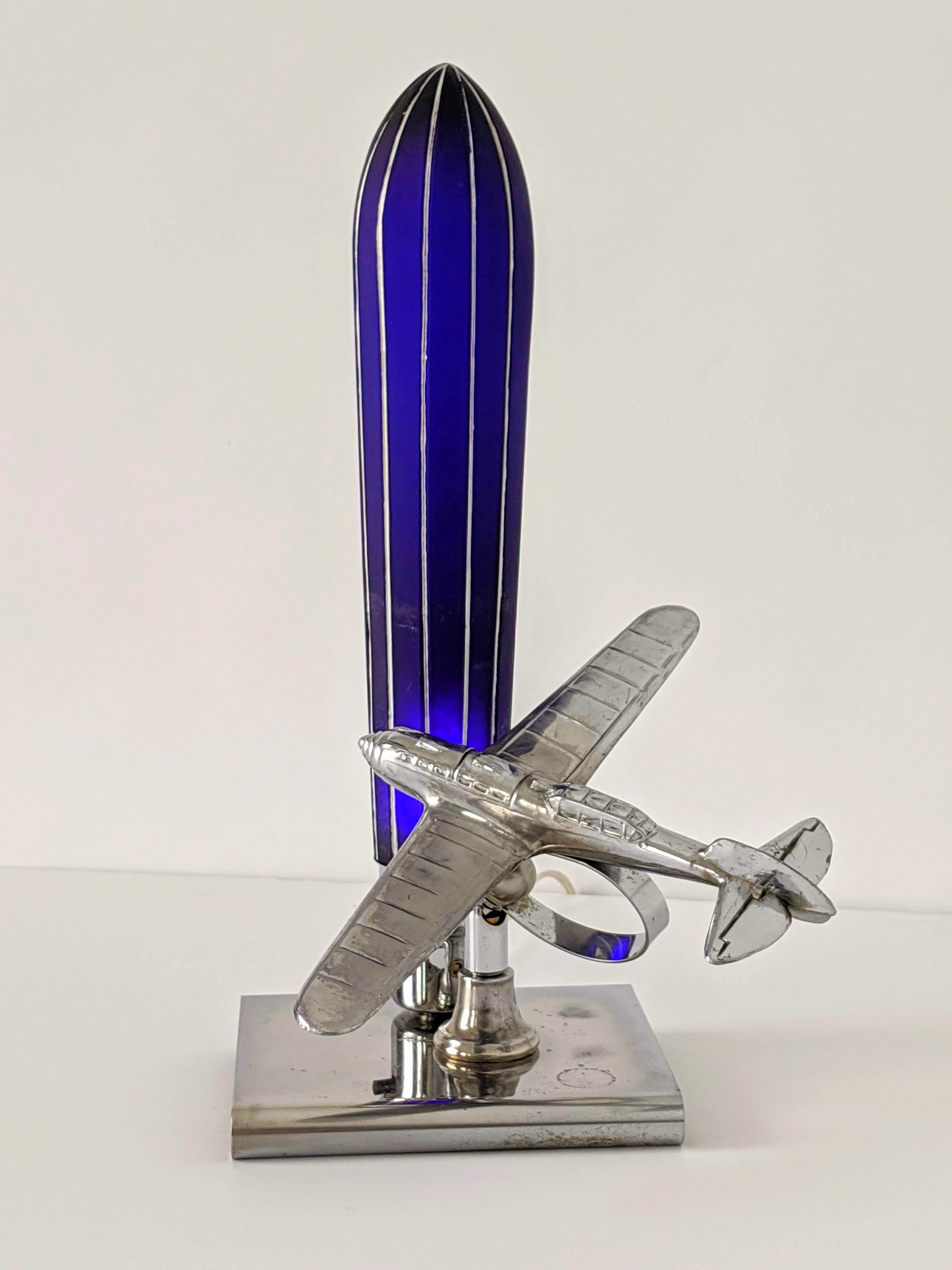 1930s Art Deco Chrome Airplane Table Lamp by Ray A. Schober, USA In Good Condition In St- Leonard, Quebec