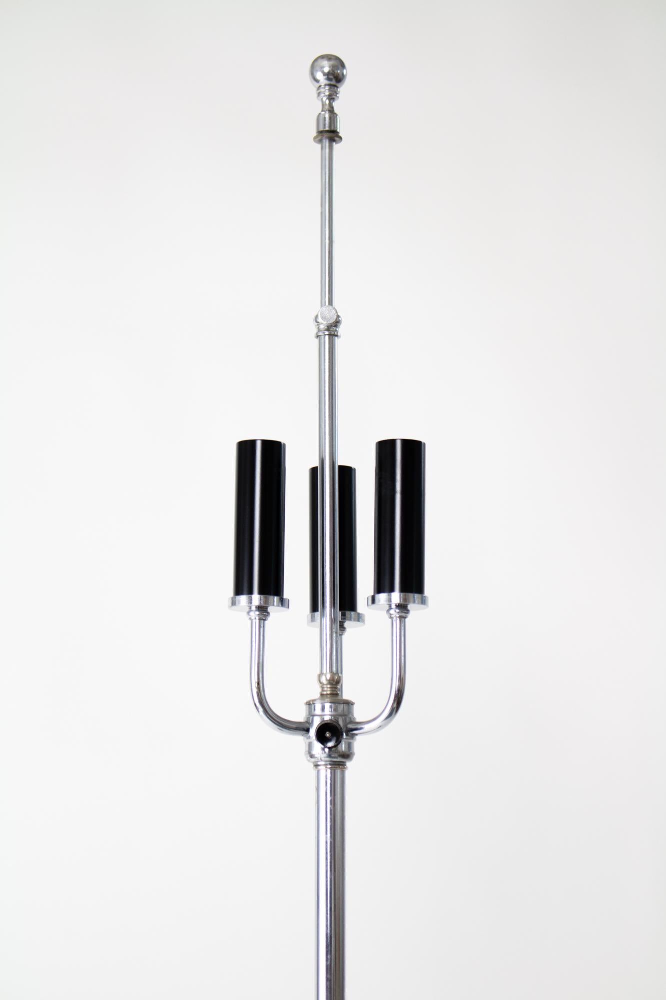 20th Century 1930's Art Deco Chrome and Black Floor Lamp with String Lampshade For Sale