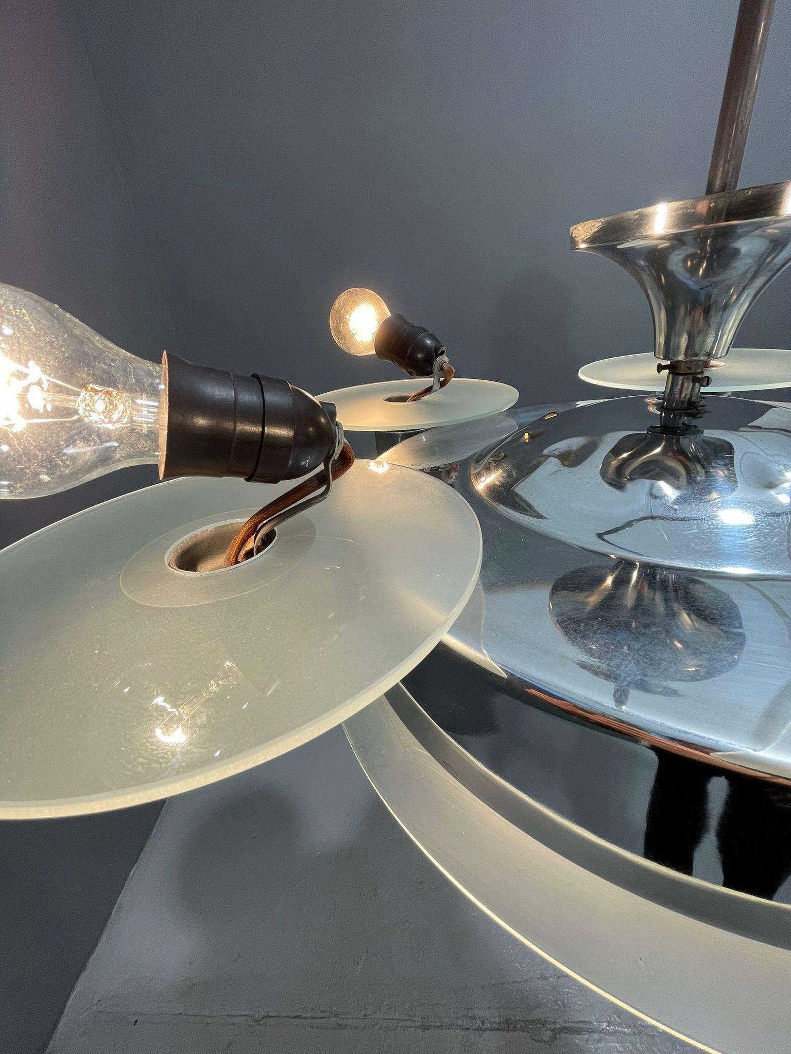 Lustre Art of Vintage des années 1930 avec abat-jour en verre dépoli - Czech Vintage Bon état - En vente à Prague 8, CZ