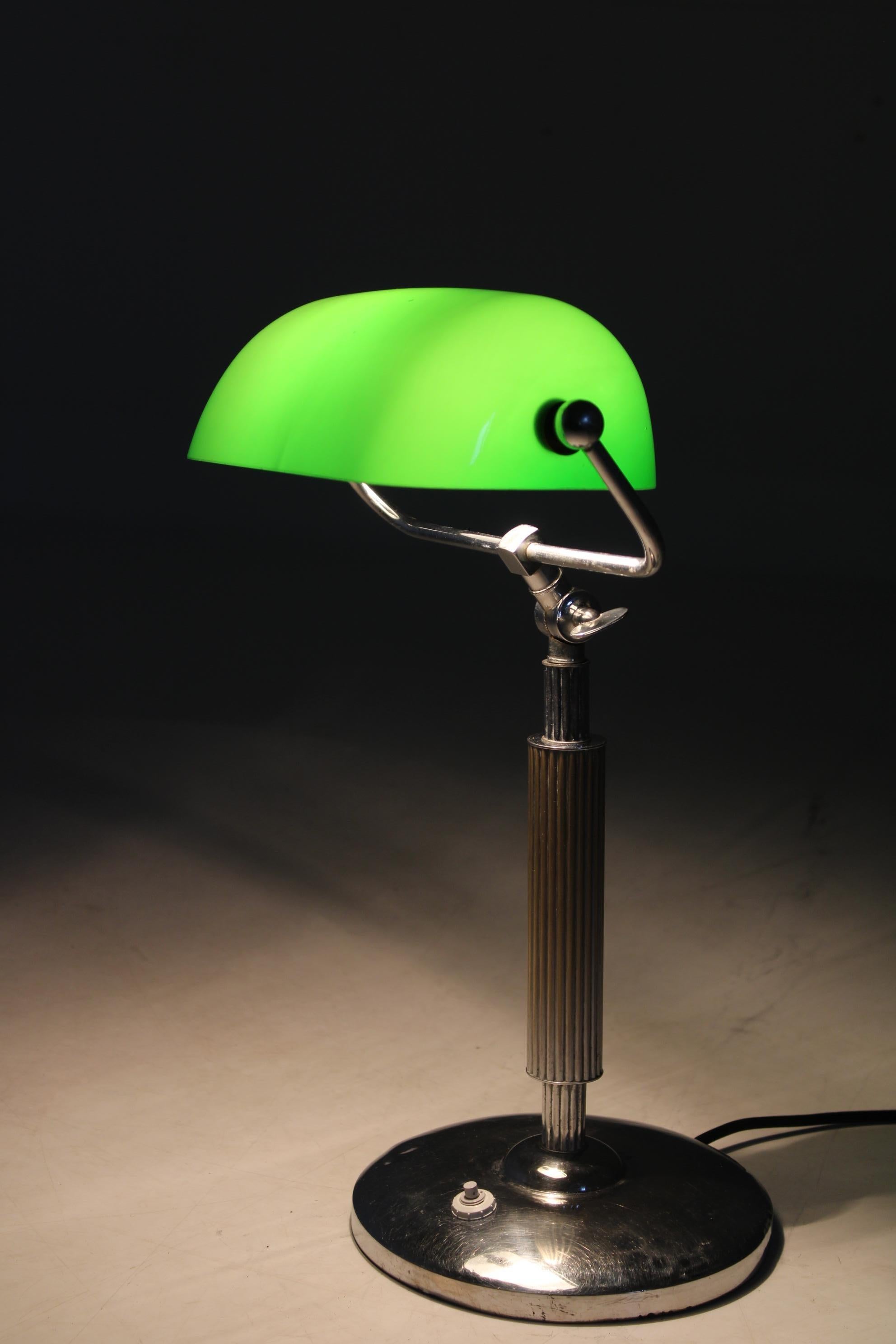 1930s Art Deco Chrome Plated  Banker Table Lamp , Czechoslovakia For Sale 4
