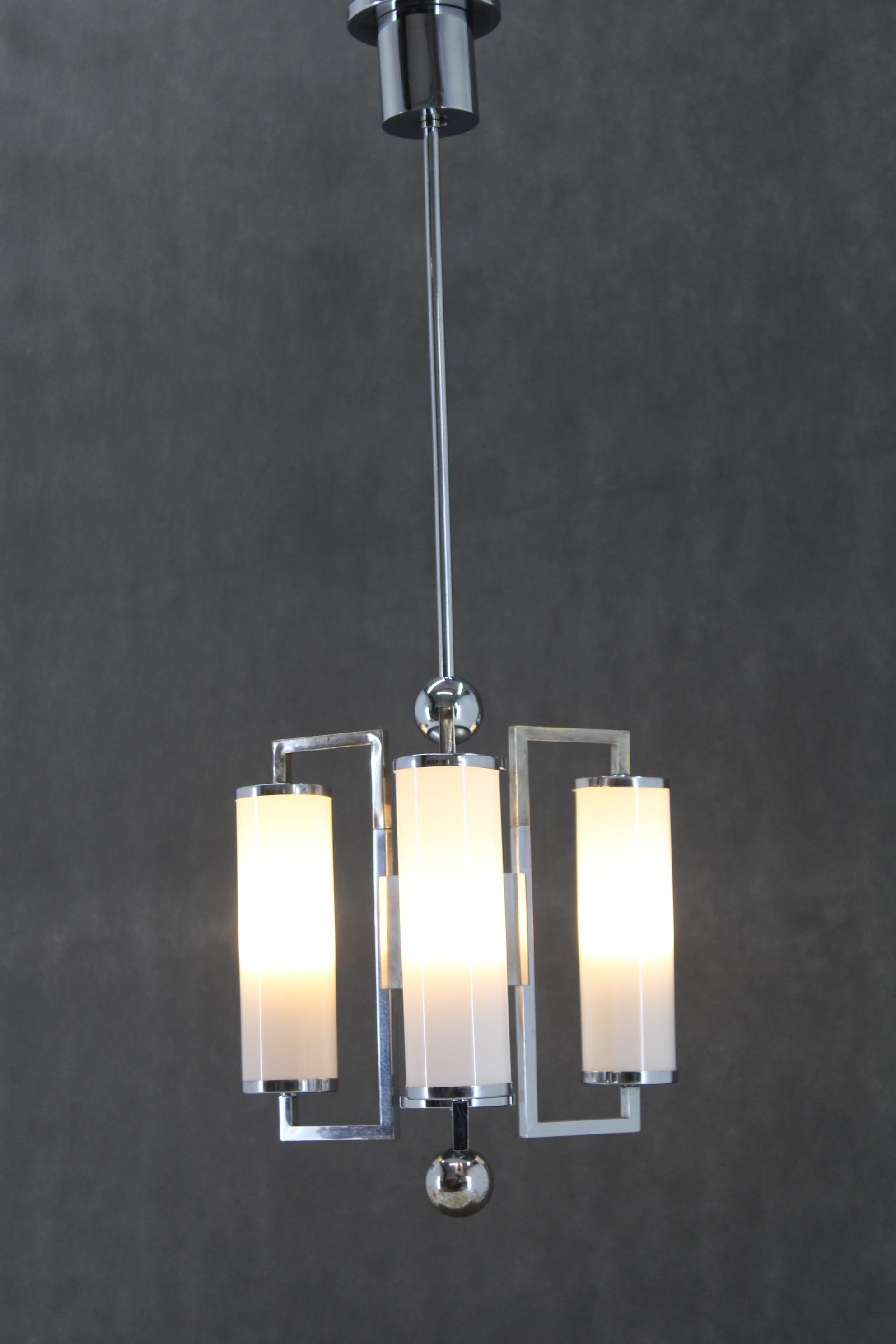 Lampadario Art Deco cromato anni '30 con vetro Tubus, Cecoslovacchia in vendita 5