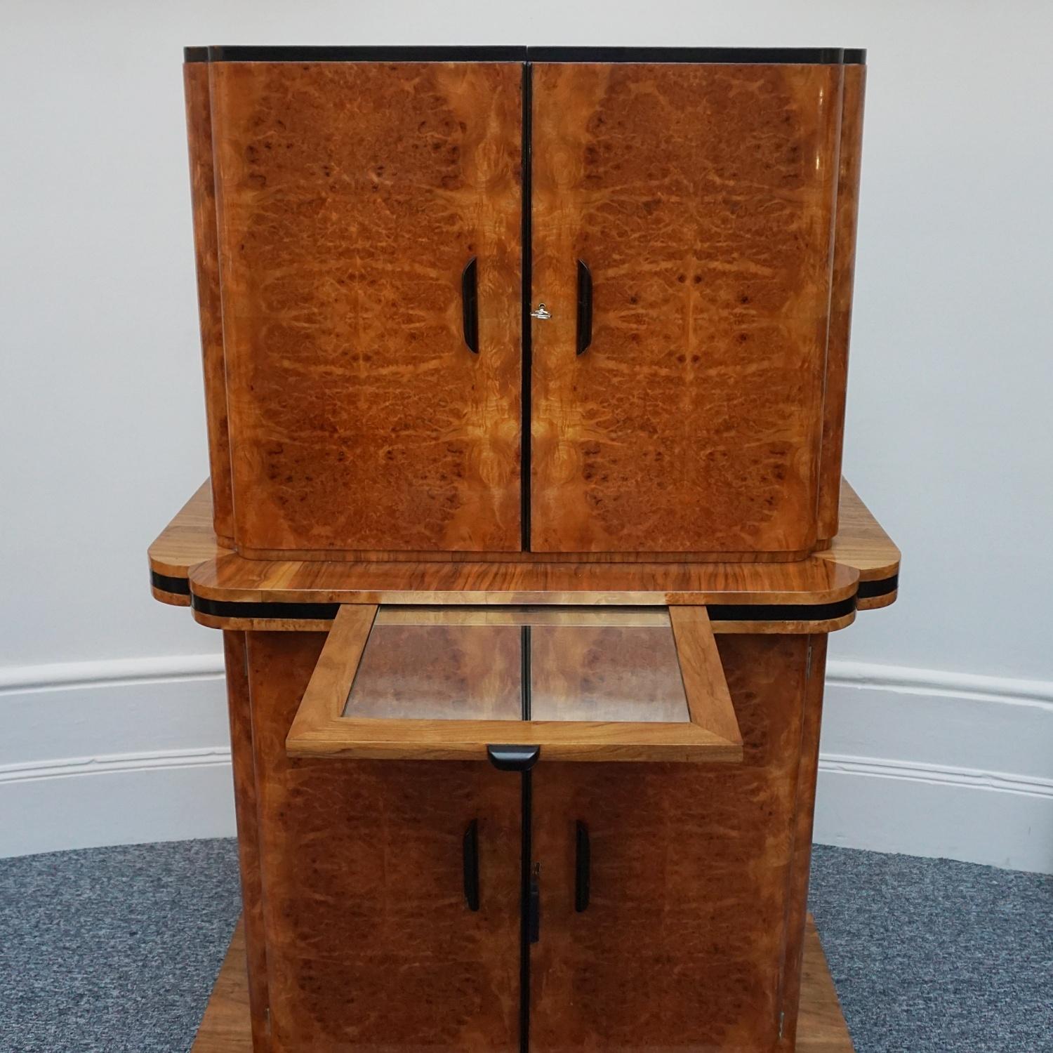 1930's Art Deco Cocktail Cabinet in Burr and Figured Walnut  3
