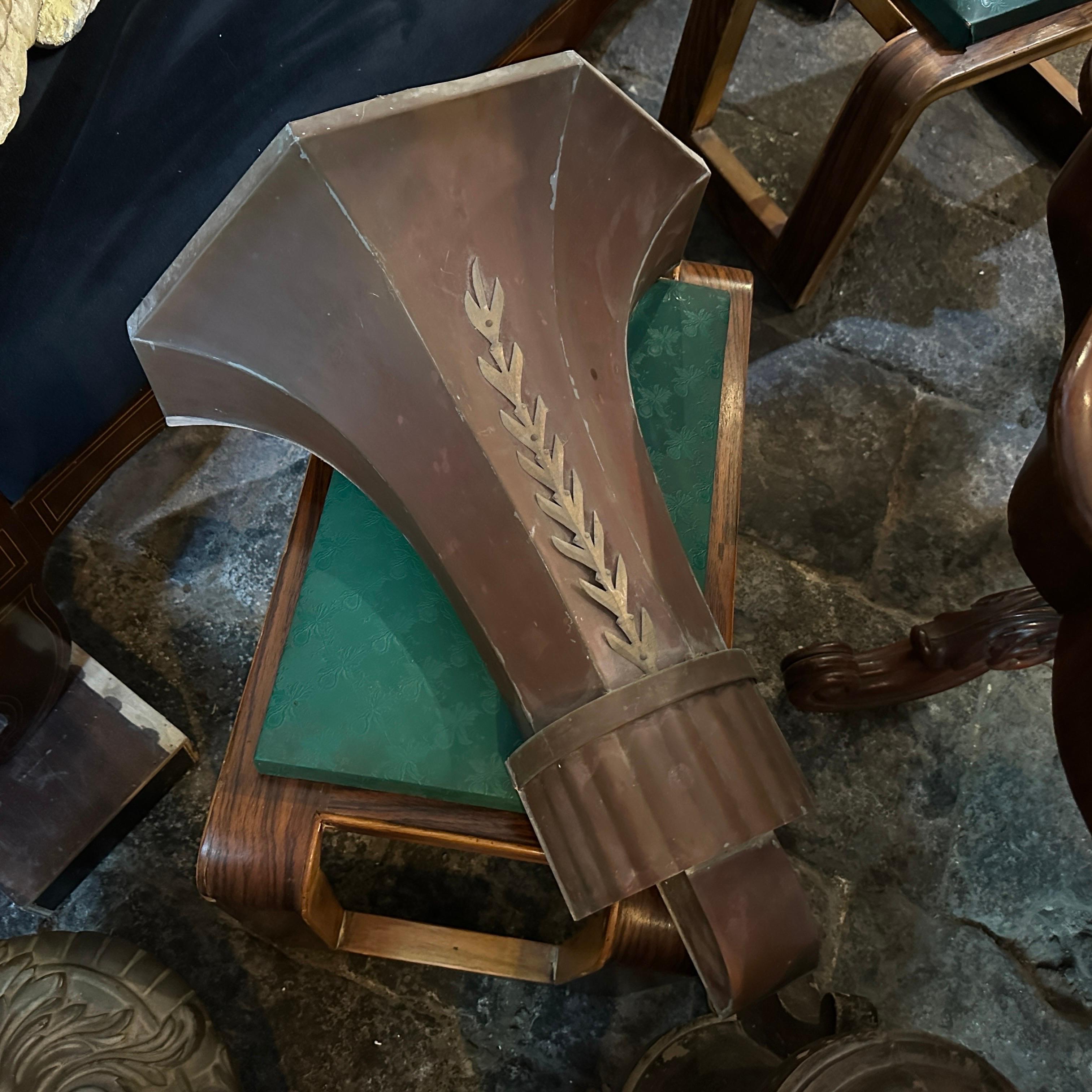 1930s Art Deco Copper Italian Theater Wall Sconces In Good Condition For Sale In Catania, Sicilia