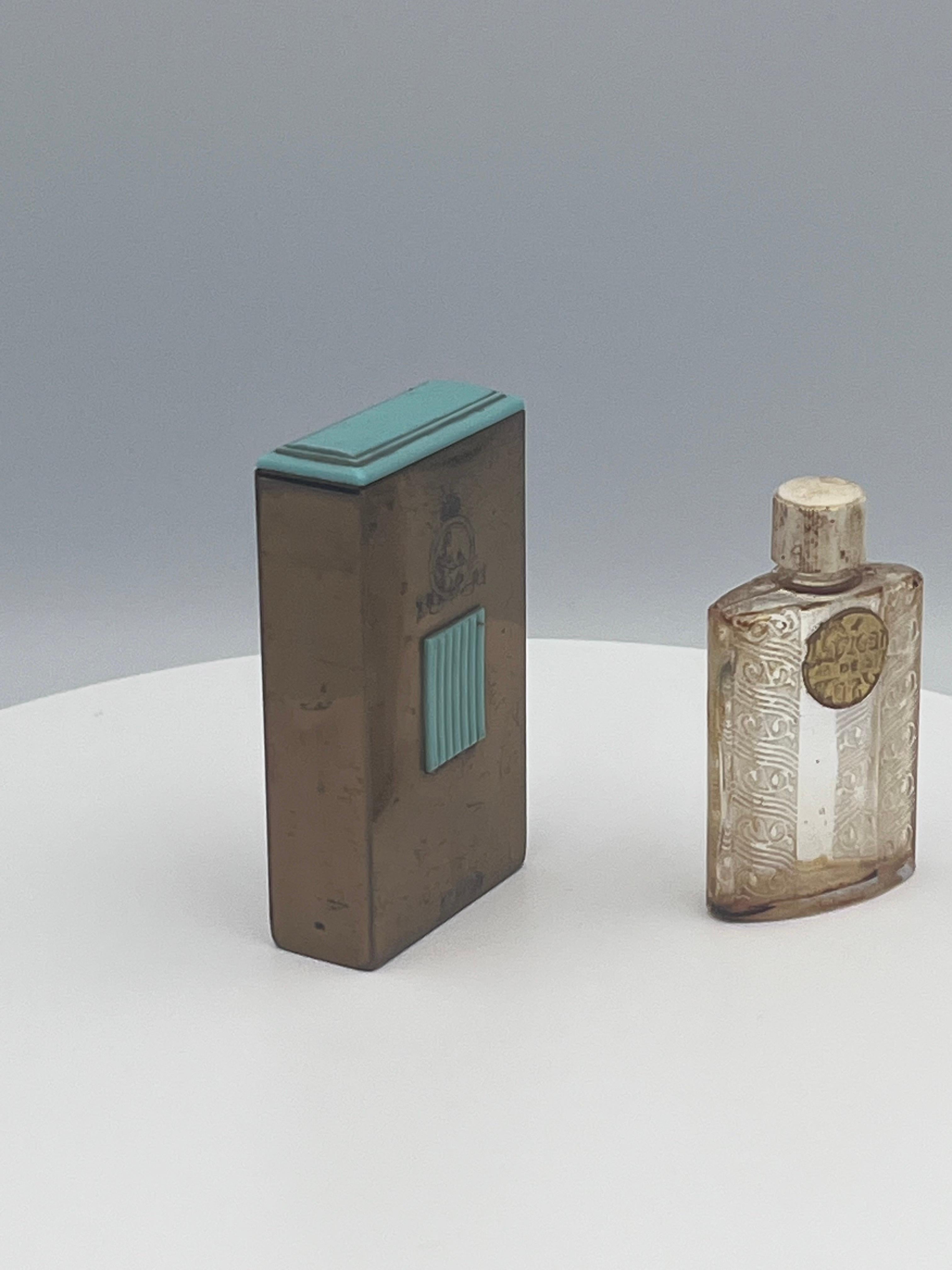 Profumo Art Deco Coty anni '30  Bottiglia in custodia originale in ottone stile accendino in vendita 12
