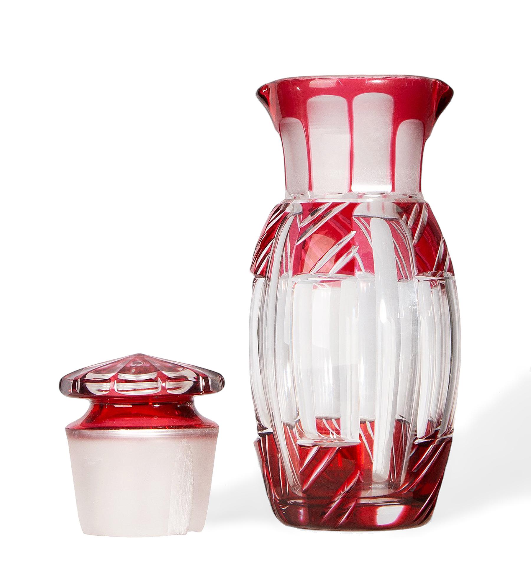 Coctelera y Tapa de Cristal Art Déco de los años 30 en Vidrio Superpuesto Rojo Rubí, Francia Art Decó en venta