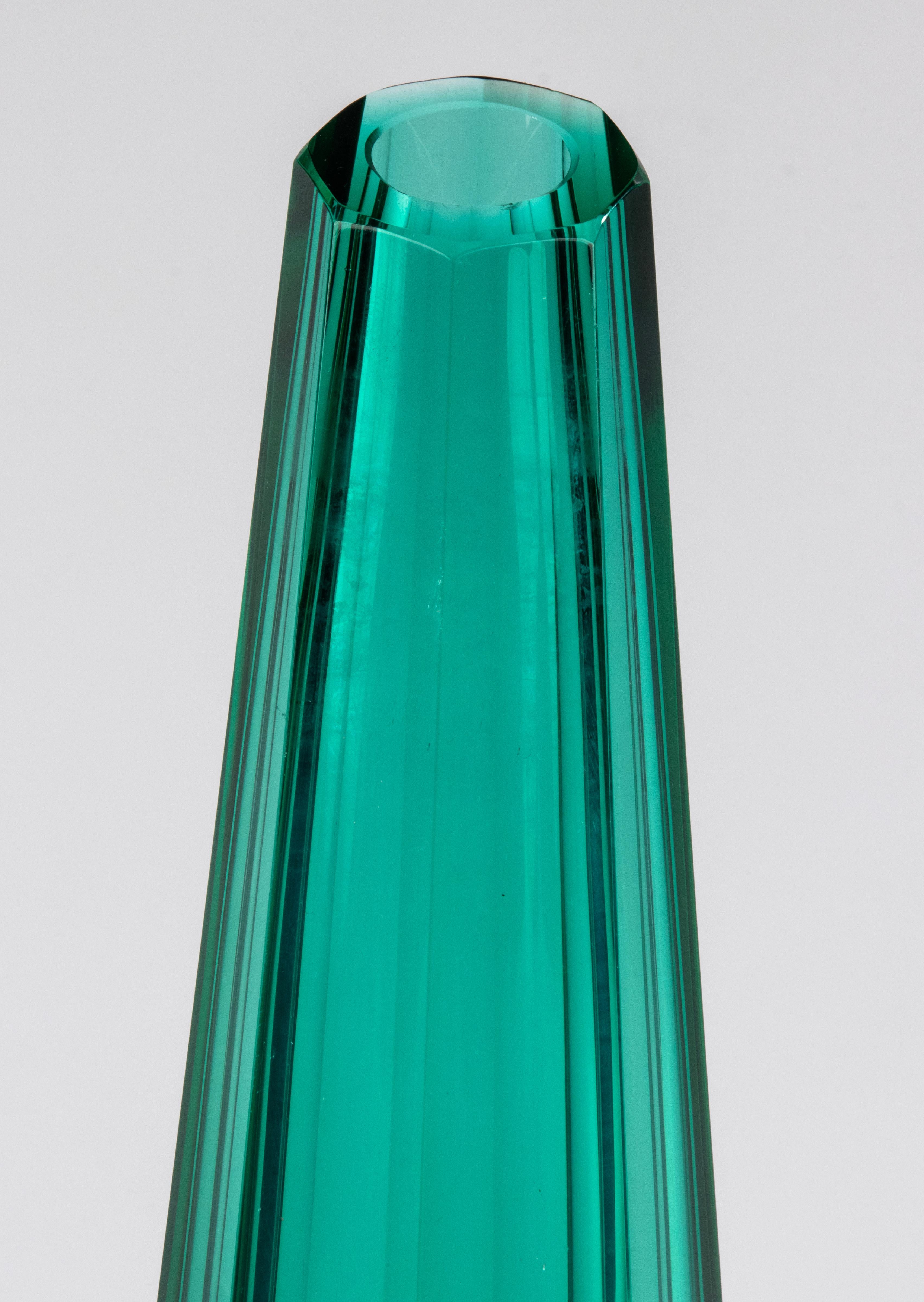 Art Deco Kristallvase aus den 1930er Jahren - Josef Hoffmann für Moser zugeschrieben (Handgeschnitzt) im Angebot