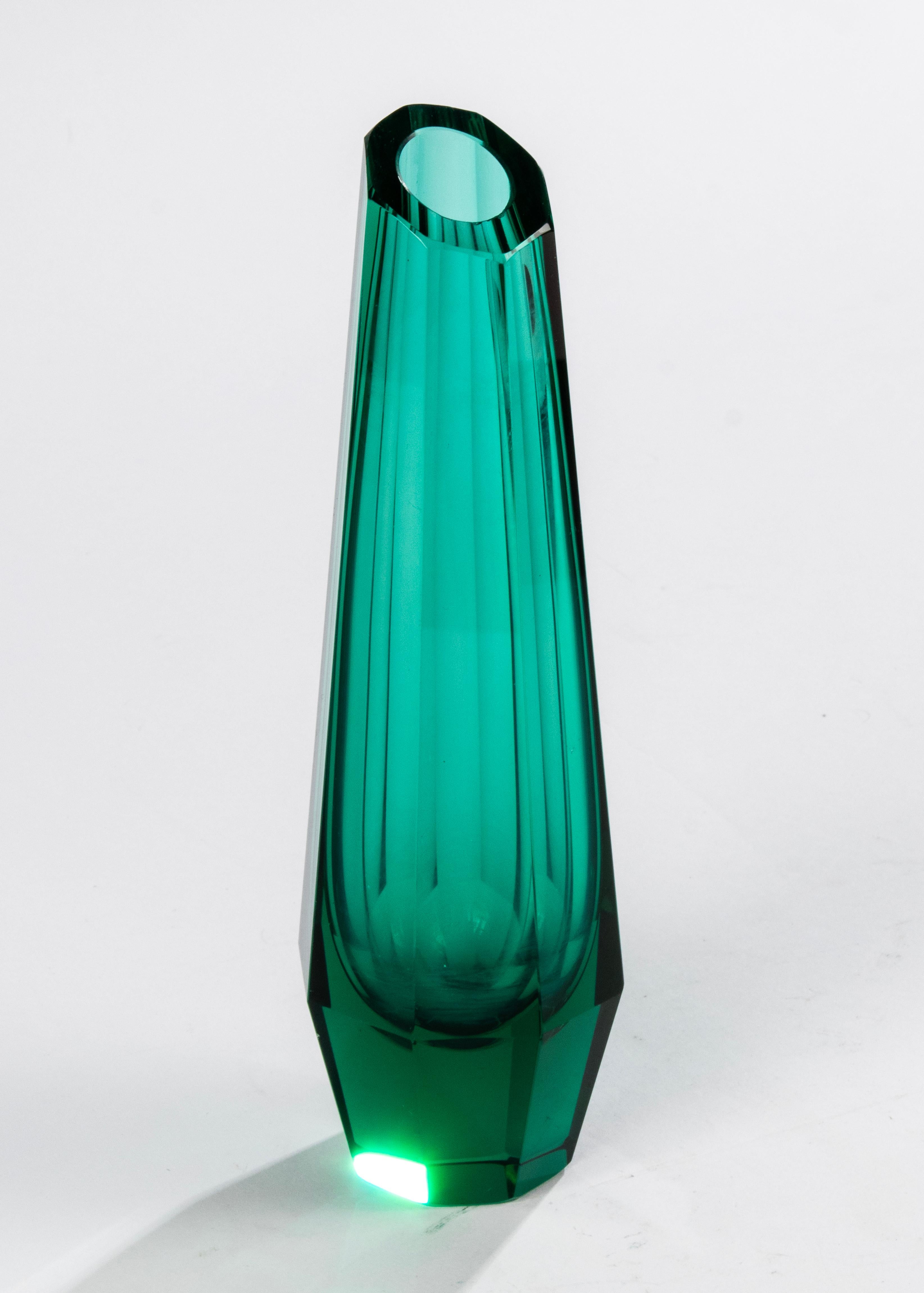 Cristal Vase Art déco des années 1930 attribué à Josef Hoffmann pour Moser en vente