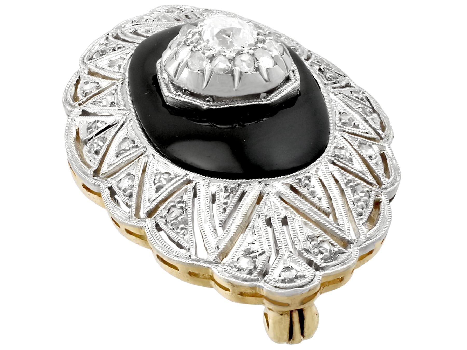 1930er Jahre Art Deco Diamant Schwarzer Onyx Gold Brosche (Rundschliff) im Angebot