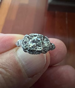 1930s Art Deco Diamond Platinum Engagement Ring