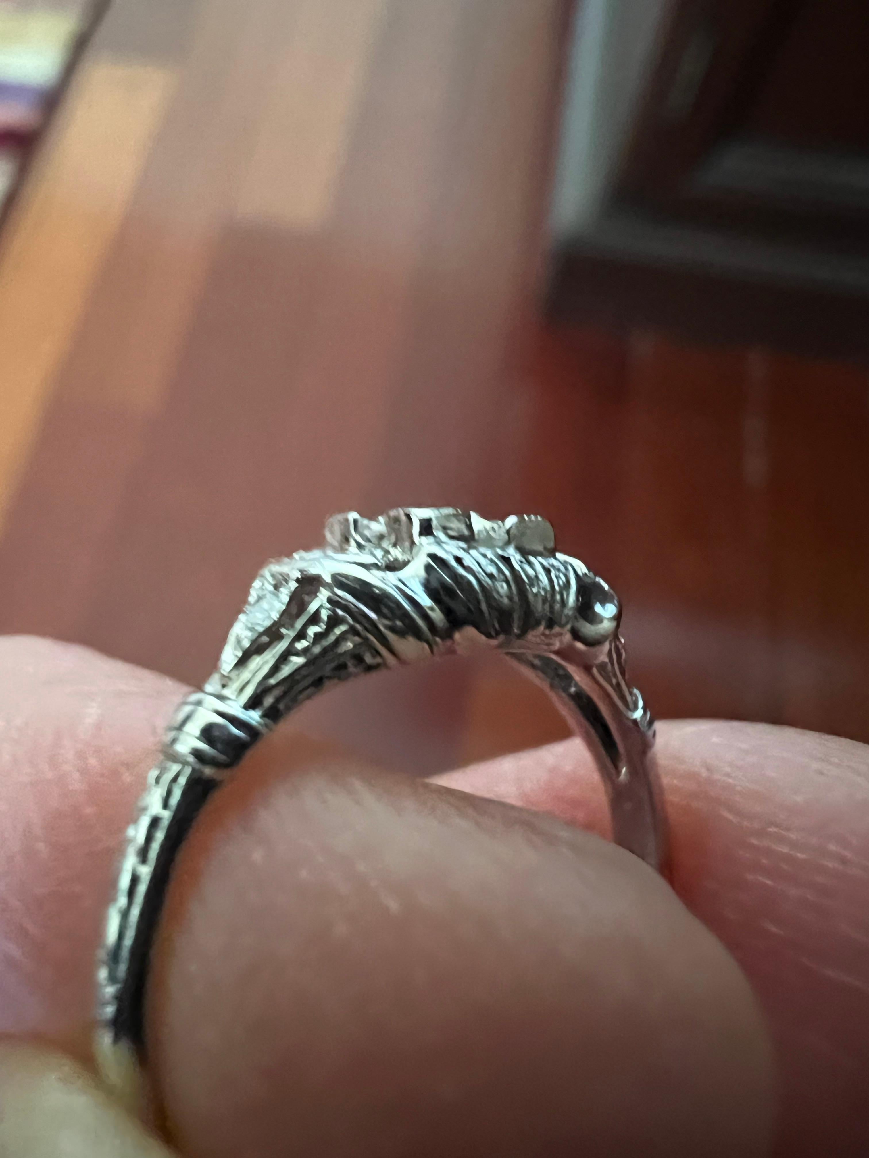 Anello di fidanzamento in platino con diamante Art Deco degli anni '30 in vendita 1