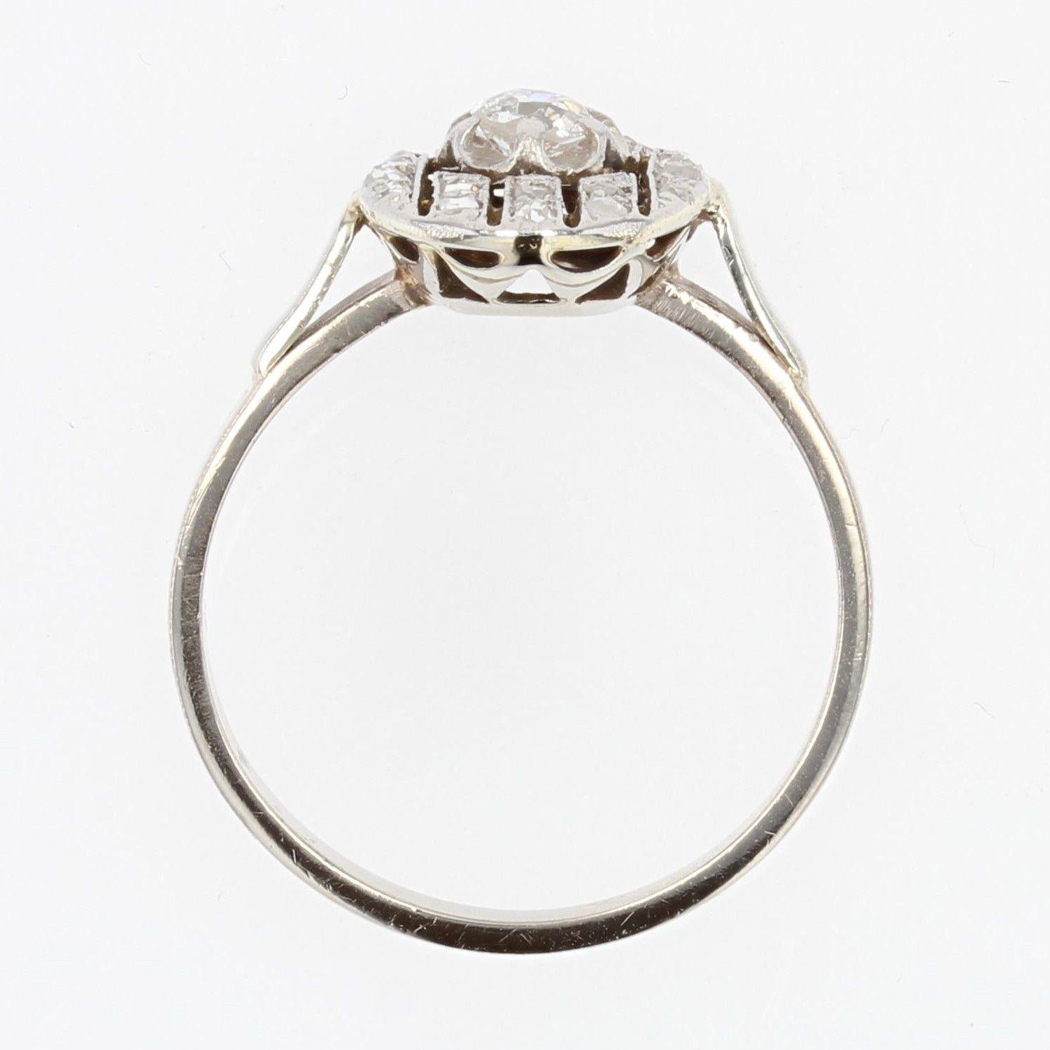 1930er Jahre Art Deco Diamanten 18 Karat Weißgold Oval Ring im Angebot 5