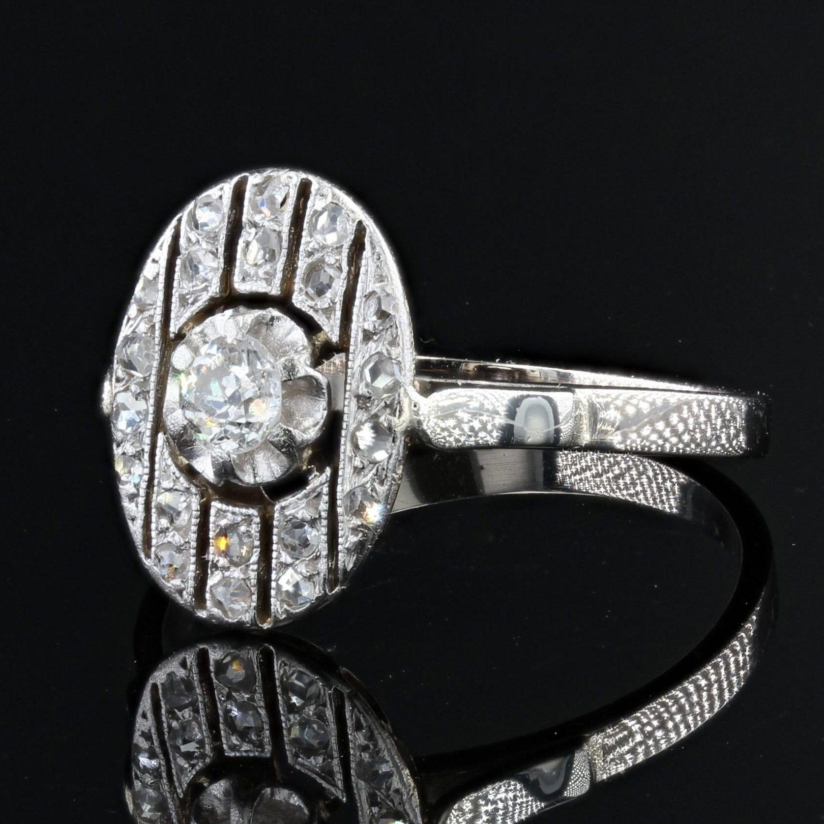1930er Jahre Art Deco Diamanten 18 Karat Weißgold Oval Ring (Rosenschliff) im Angebot
